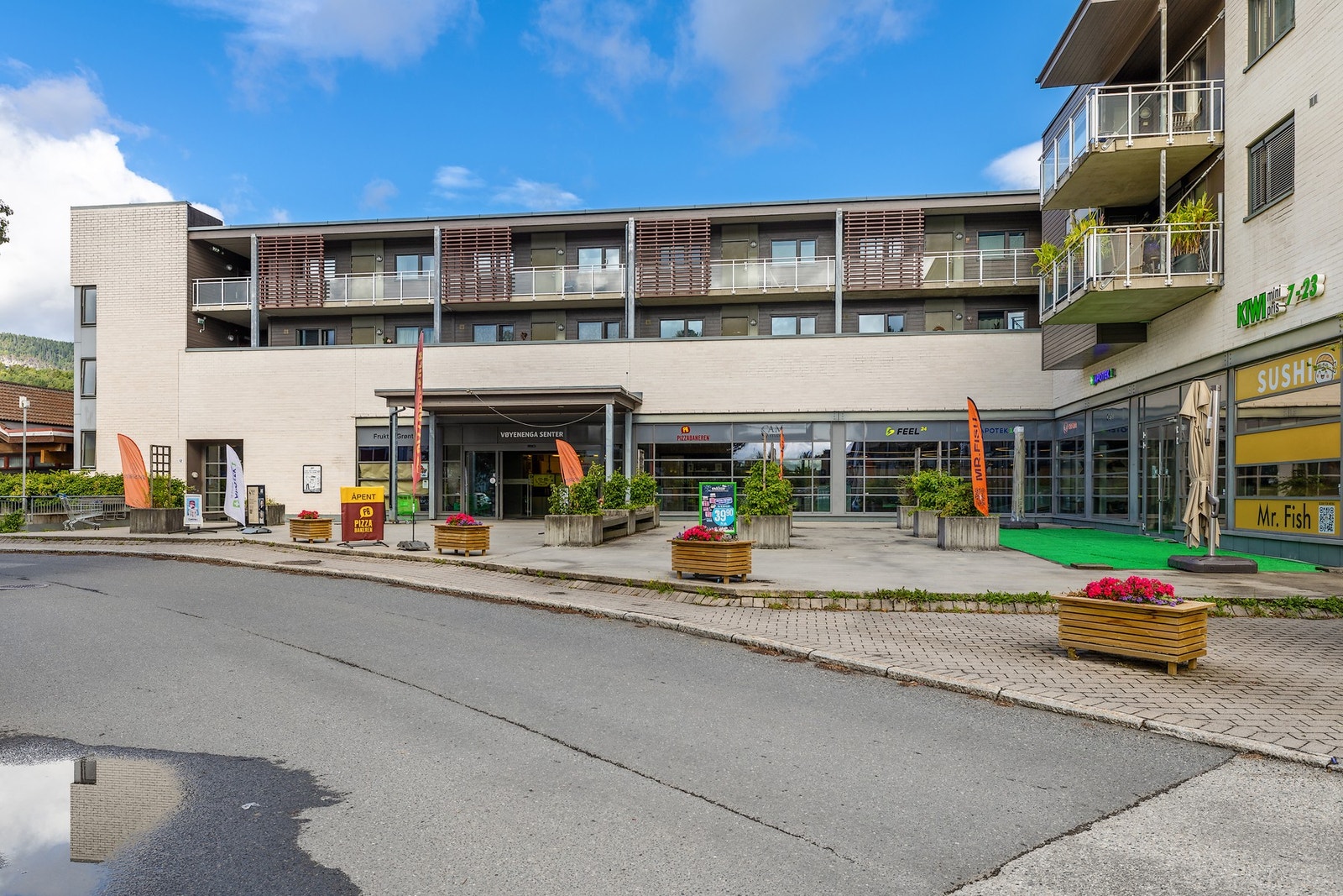 Sandvika sentrum byr på et bredt utvalg av butikker, serveringssteder og servicetilbud. Galleribilde