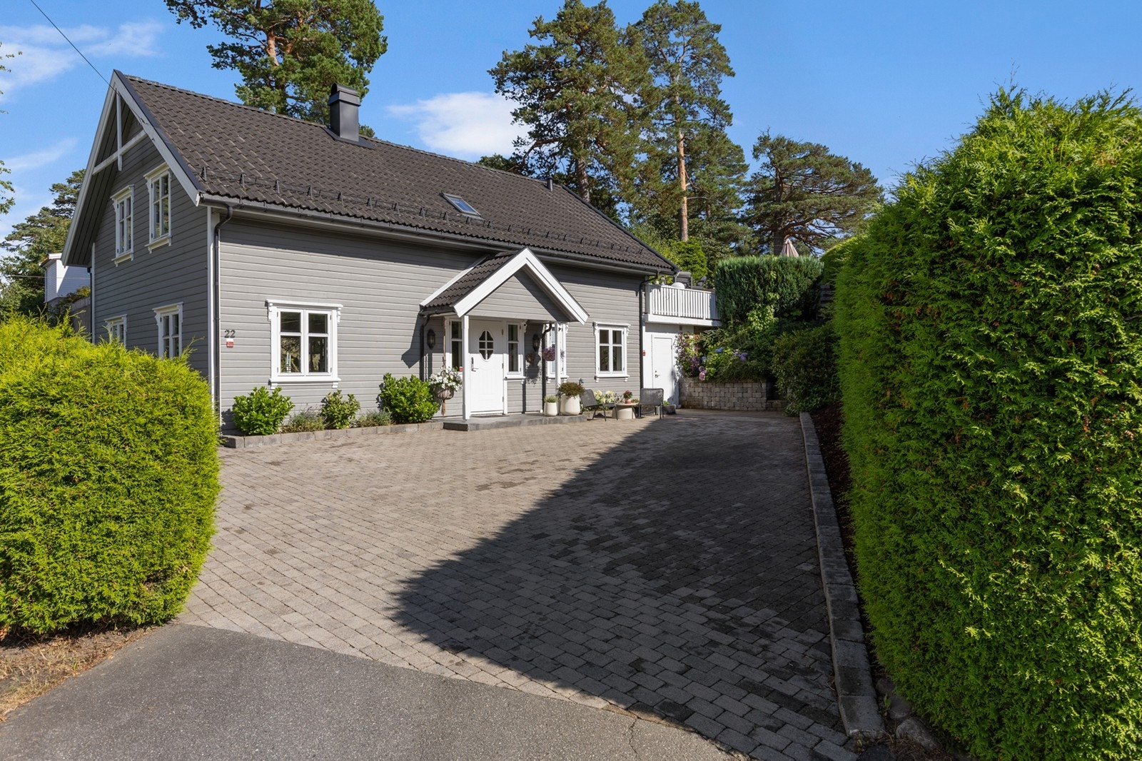God plass til biloppstilling på egen tomt Galleribilde