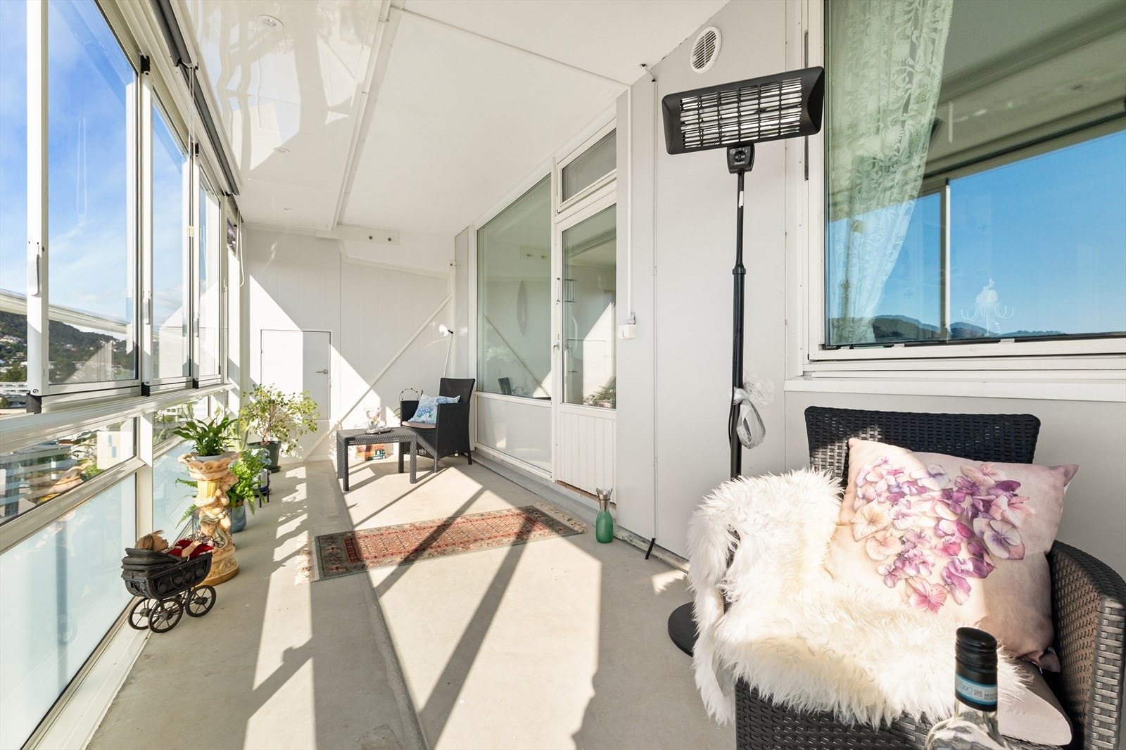 Balkongen er på ca. 16 m². Galleribilde