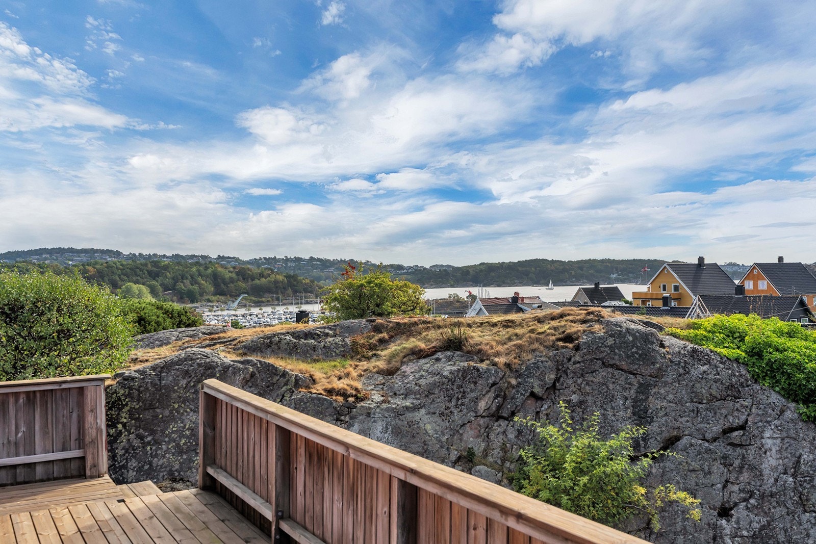 Adkomst til terrassen fra loftetasjen
eller utvendig trapp. Galleribilde