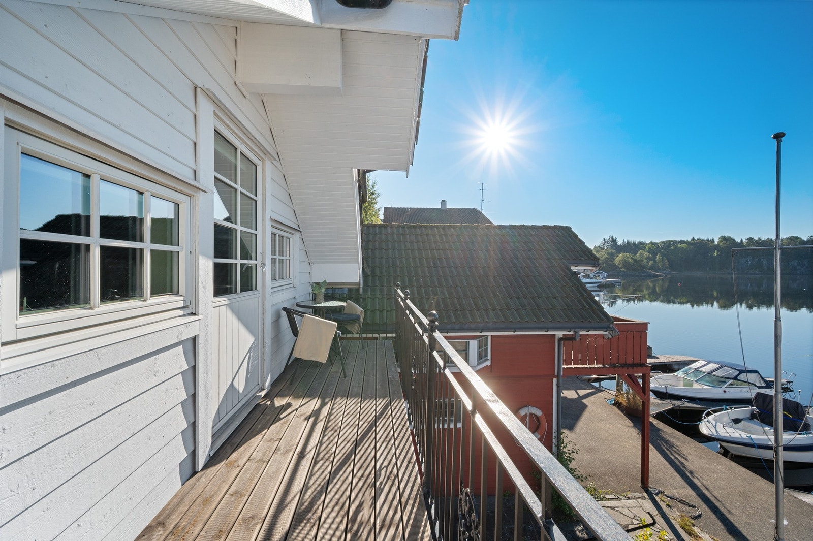 Lagt terrassebord på balkong i 2022 Galleribilde