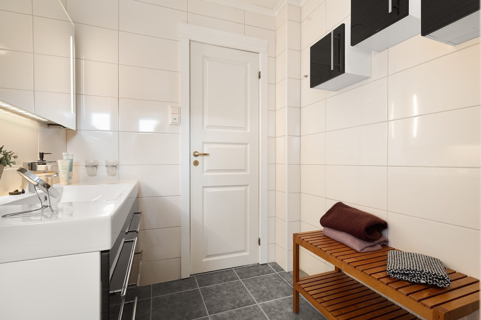 Badet har varmekabler i gulv. Galleribilde