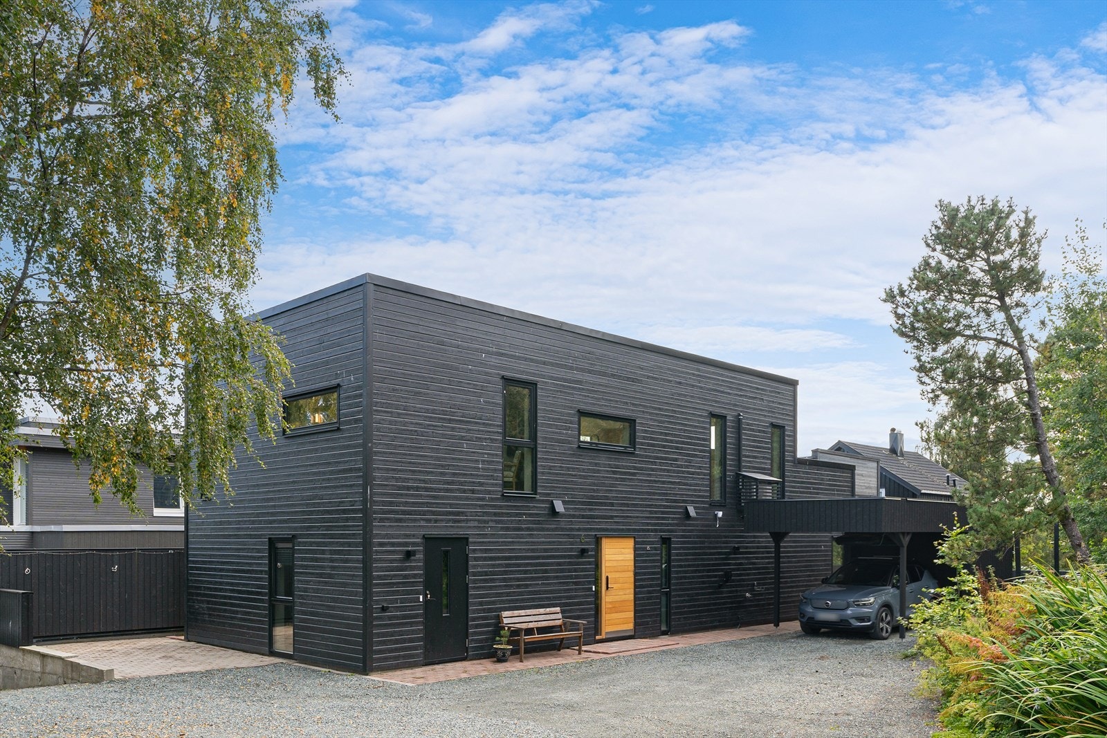 Ytterdør i heltre eik fra Ekstrands. Smartlås og trådløs ringeklokke Galleribilde