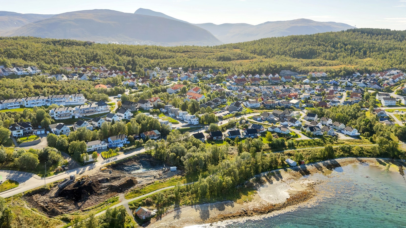 Bare kort vei ned til sjøen fra eiendommen Galleribilde