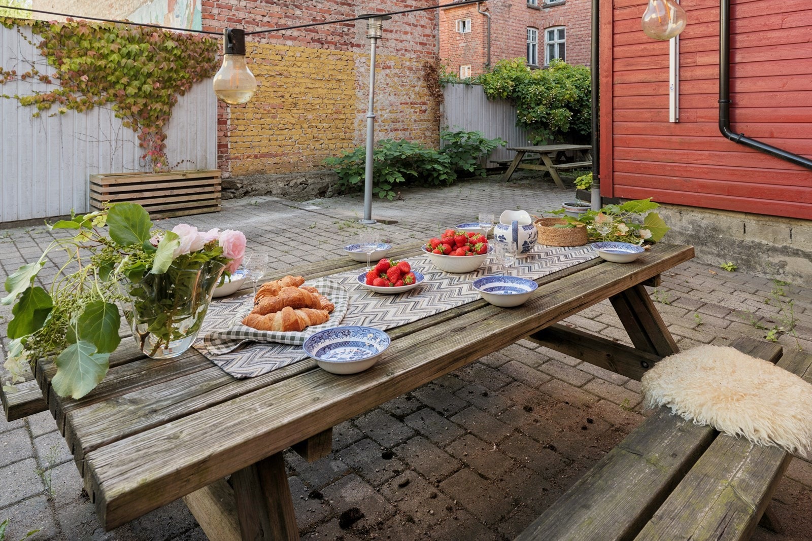 Et hyggelig uteområde for avslapning og sosiale sammenkomster. Galleribilde