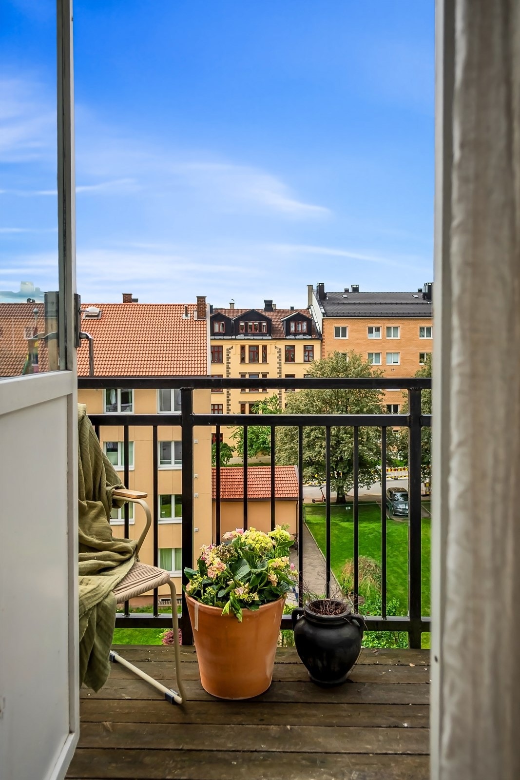 Utgang til balkongen fra stuen. Galleribilde