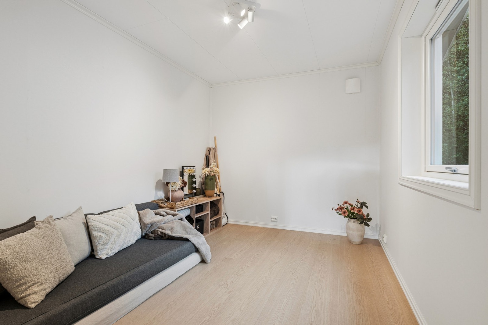 Lyst og pent soverom. Galleribilde