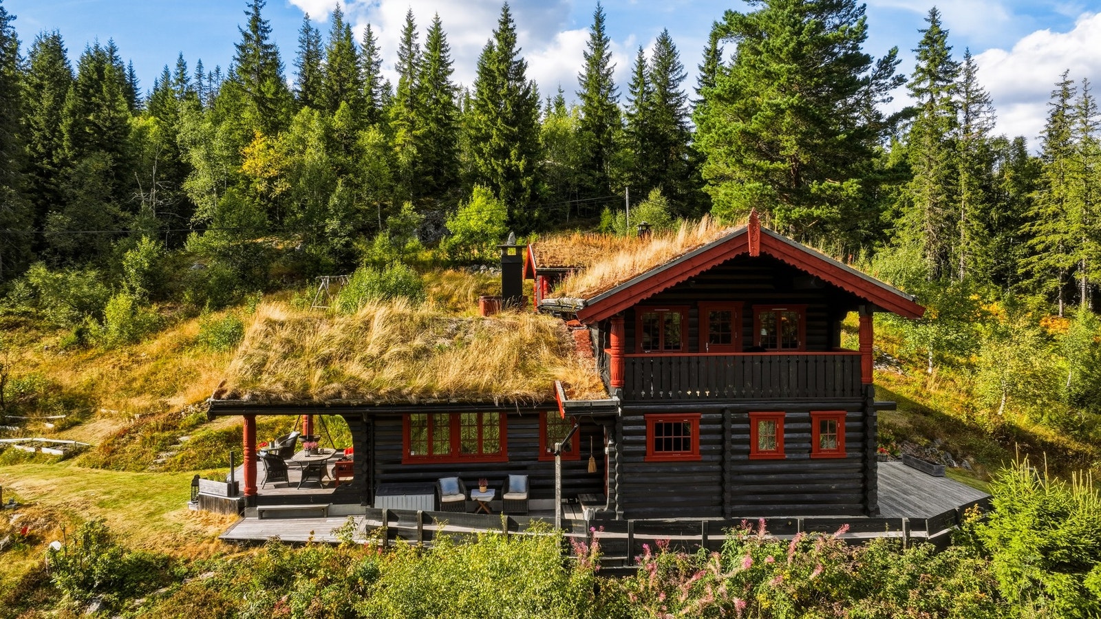 Flott hytte bygget av Sollid Lafteverkstad. Galleribilde