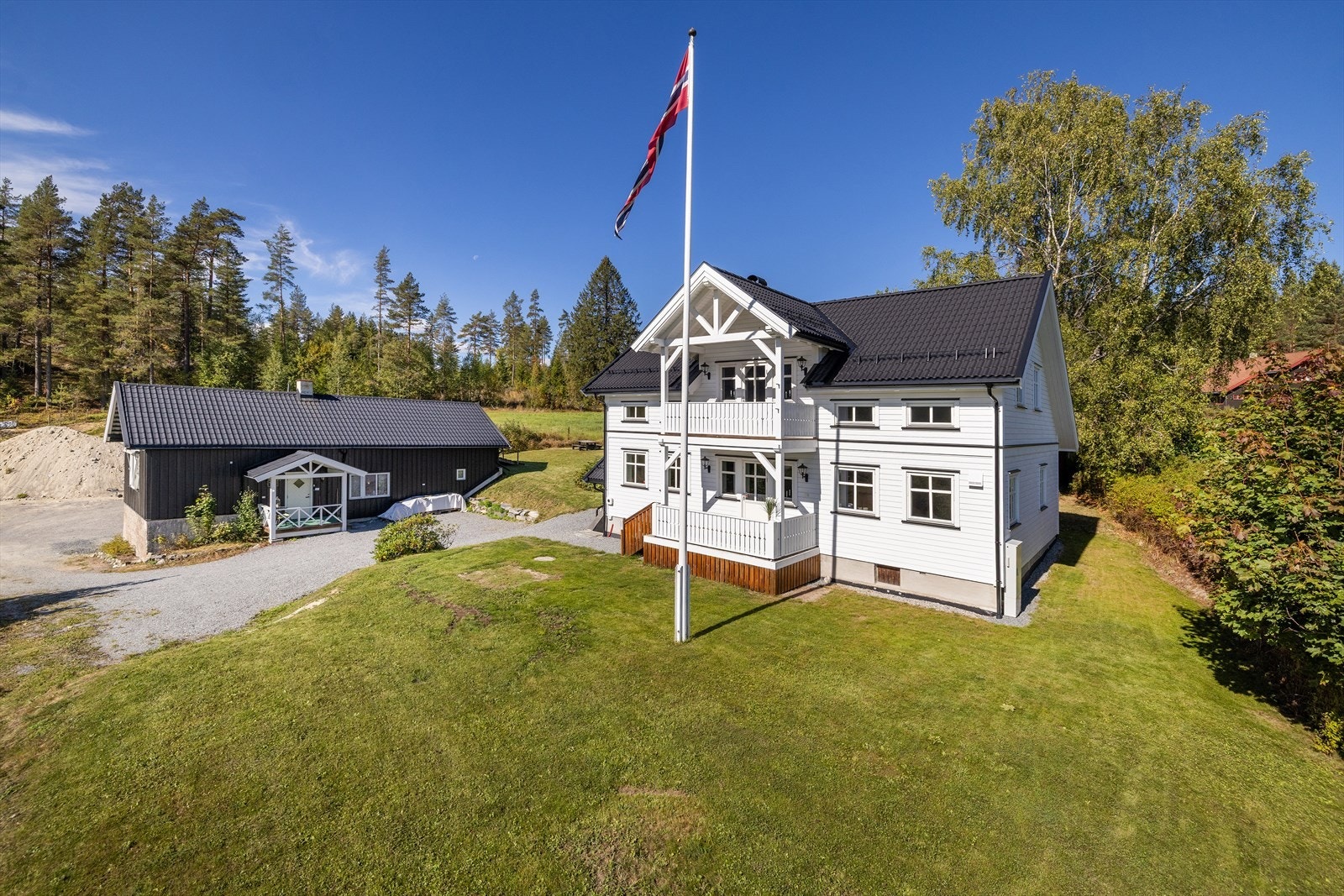 Velkommen til Garhammertoppen 10 Og 12! Foto: Normann Foto AS Galleribilde