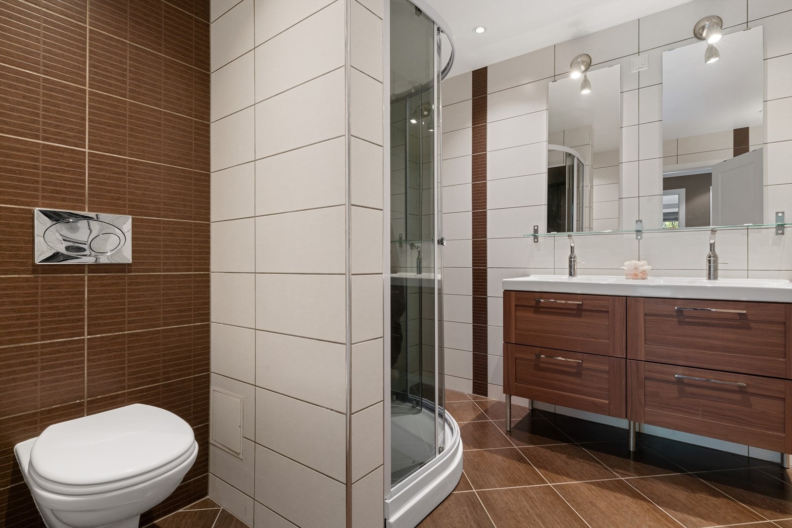 Badet har en funksjonell planløsning. Galleribilde