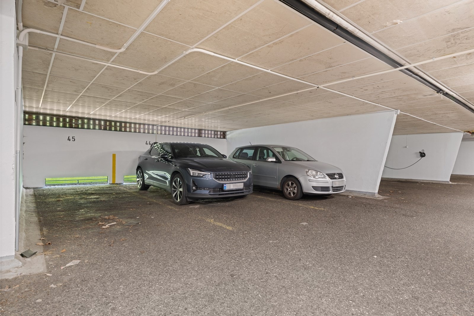 Stør parkering i felles garasjeanlegg (44). Galleribilde
