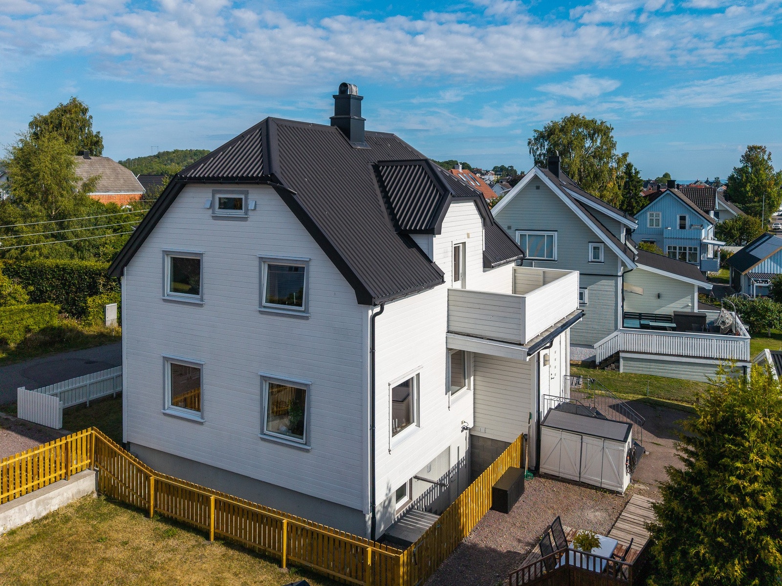 Pent uteområde med gode solforhold Galleribilde