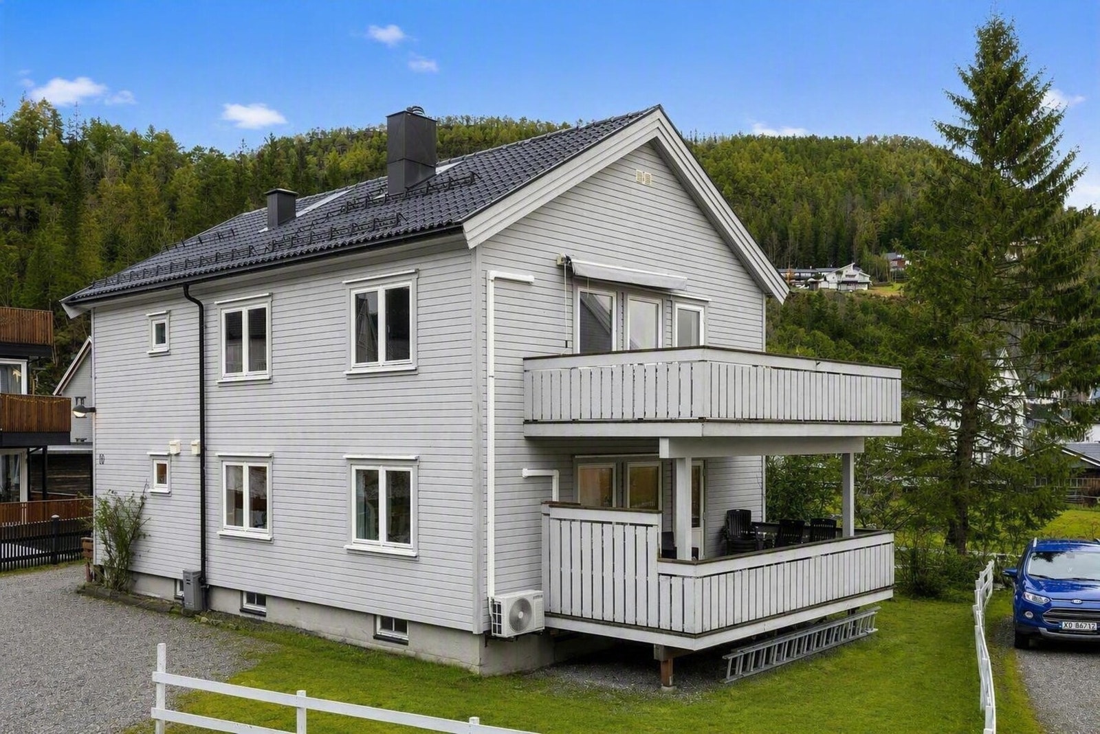 Bygningsmassen ble i 2014 vesentlig oppgradert utvendig Galleribilde