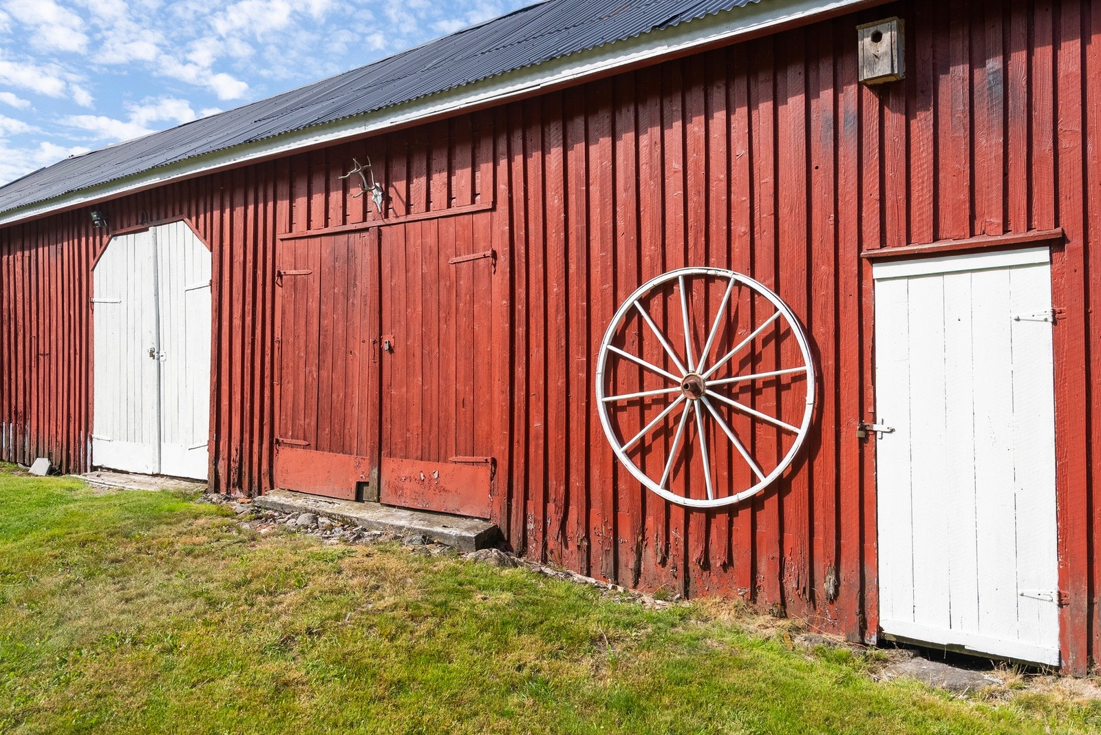 Selv om låven i dag holder en lav standard, gir størrelsen et godt utgangspunkt for videre bruk og utvikling Galleribilde