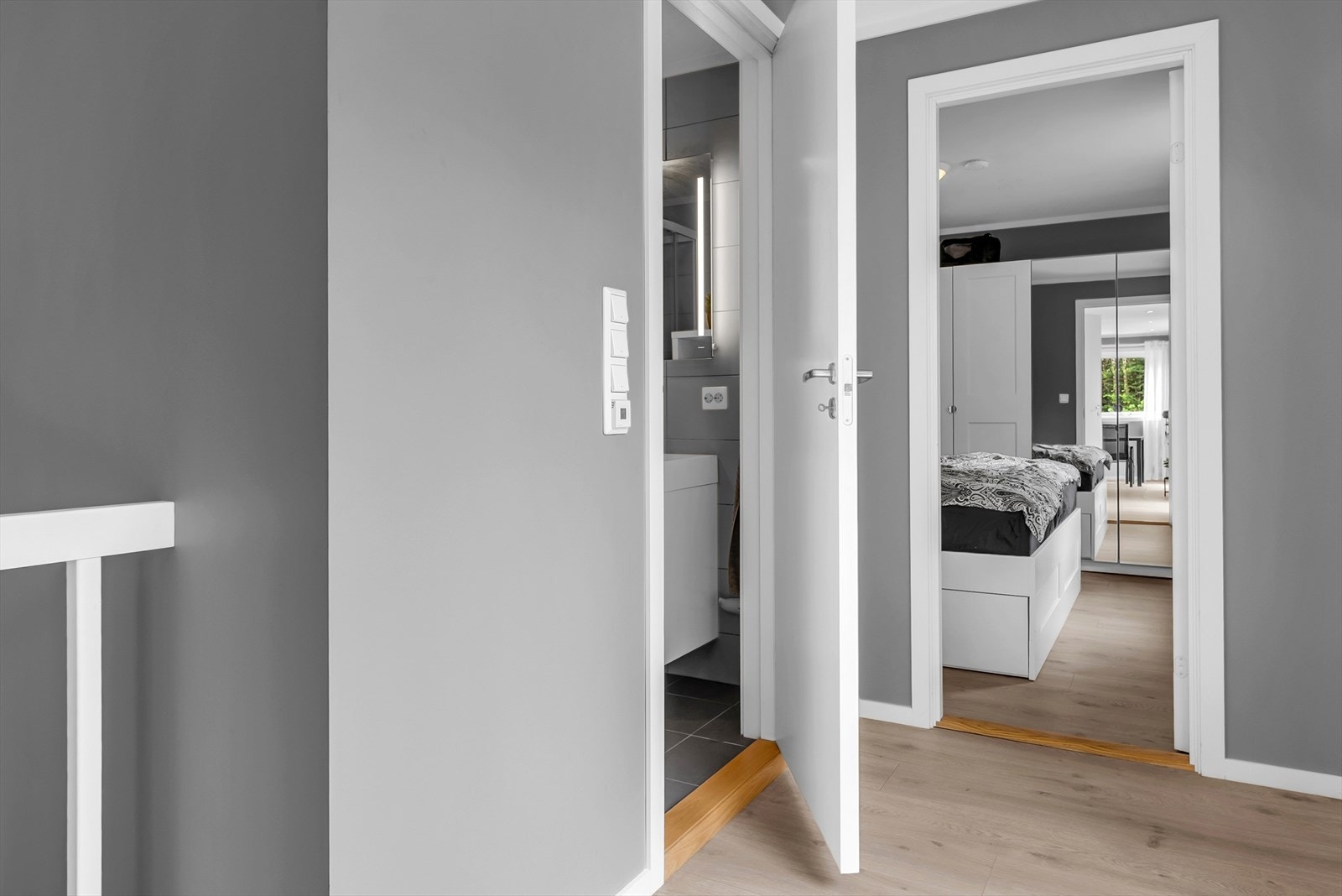 Inngang til soverom og baderom Galleribilde