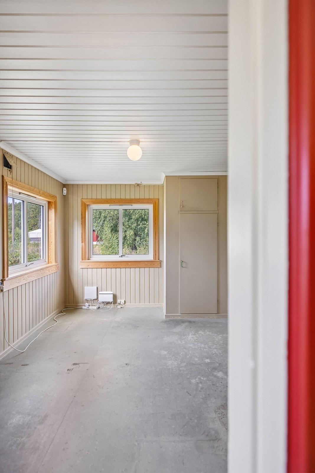 Innsyn til spisestuen fra tilliggende oppholdsrom. Galleribilde