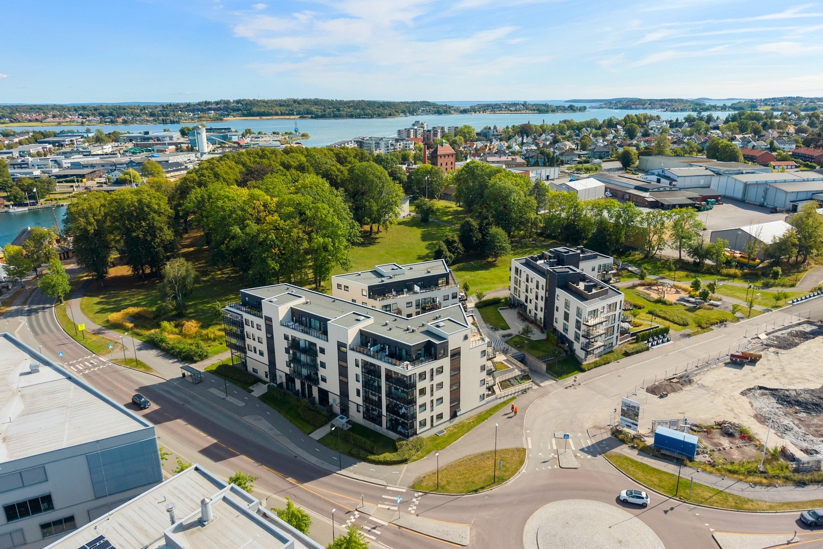 Dronefoto nærområde. Galleribilde