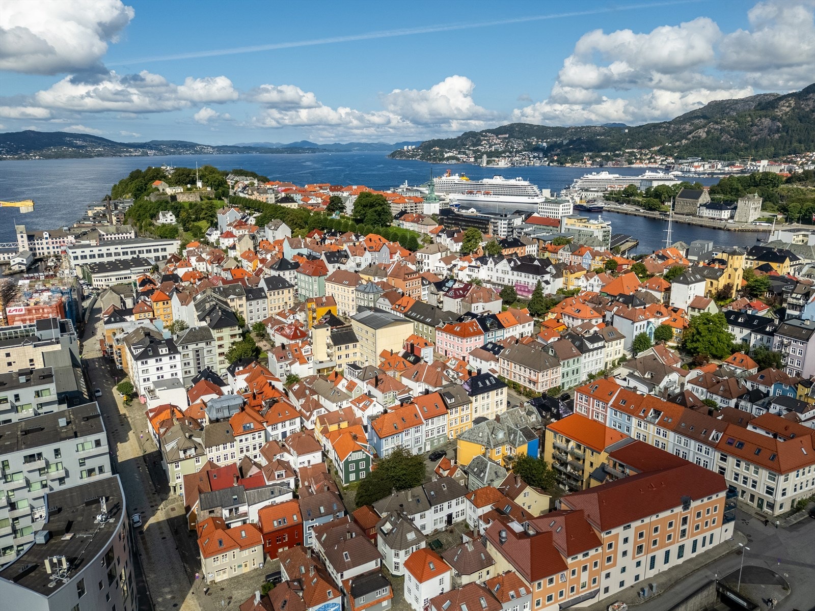 Fra leiligheten er det kun få minutters gange til alt sentrum har å by på, og den særegne atmosfæren i området må rett og slett oppleves. Galleribilde