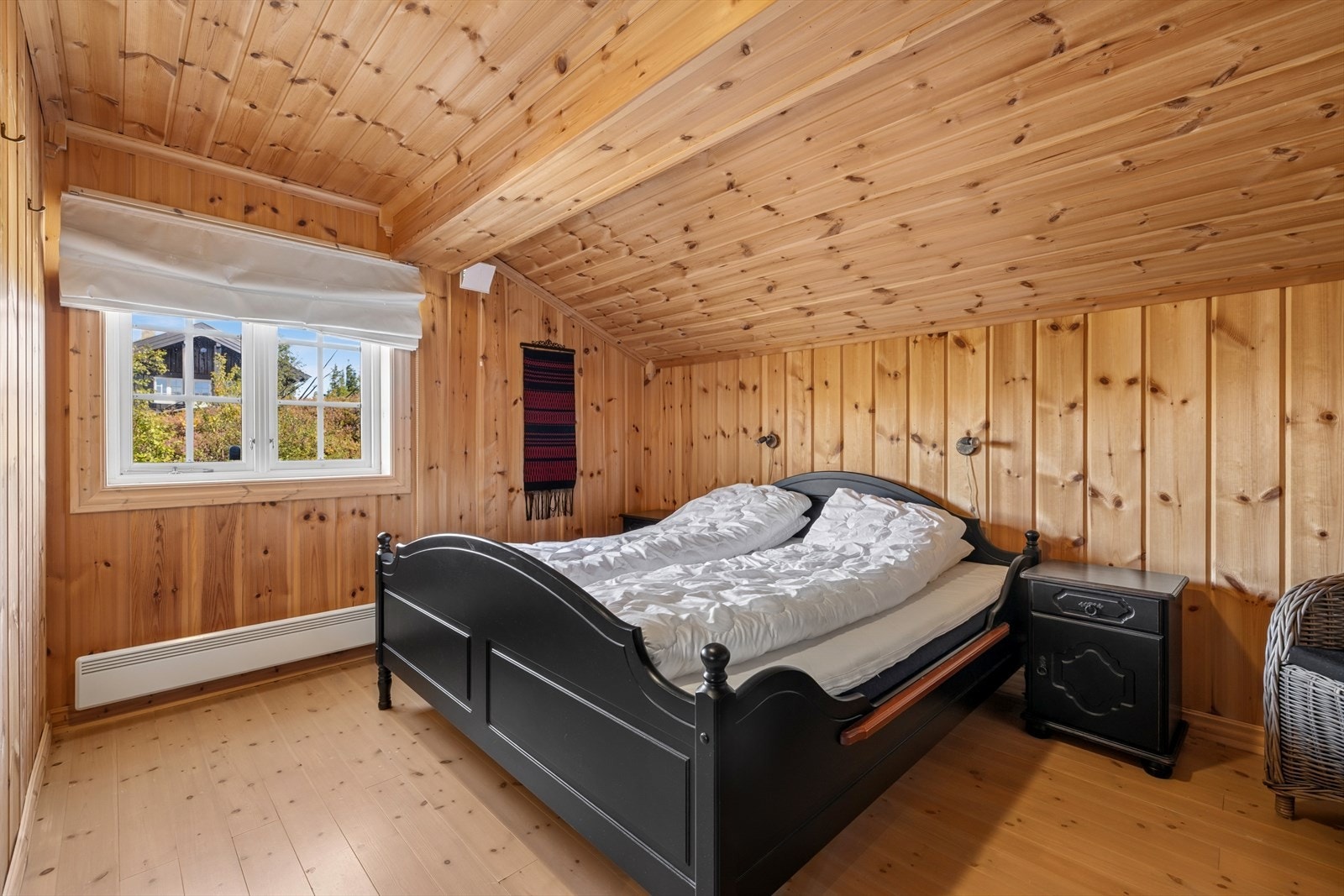 Hytta har totalt fire soverom med god plass til sengeplasser for familie og gjester. Galleribilde