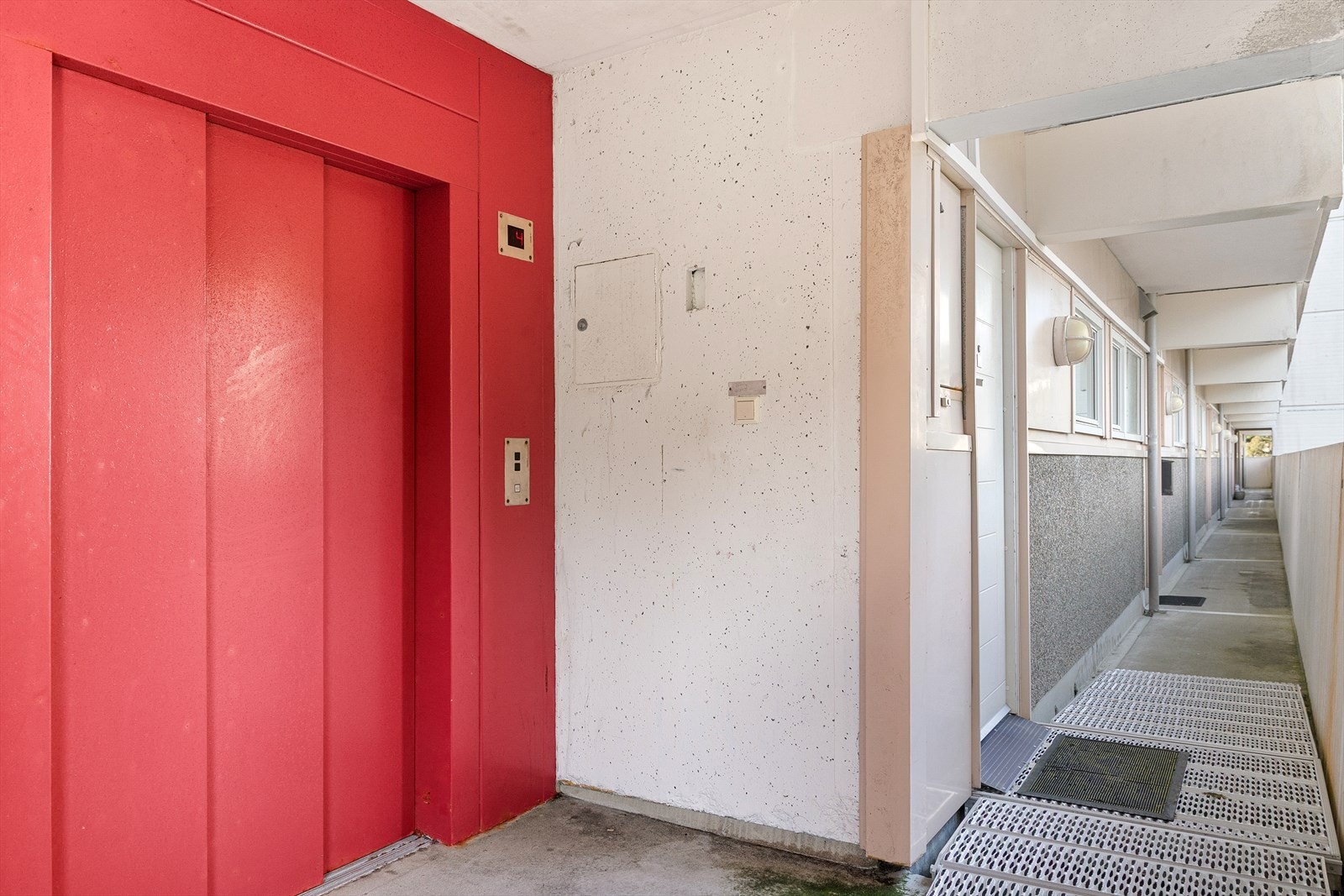 Heis gir enkel adkomst opp til leiligheten i 3. etasje. Galleribilde