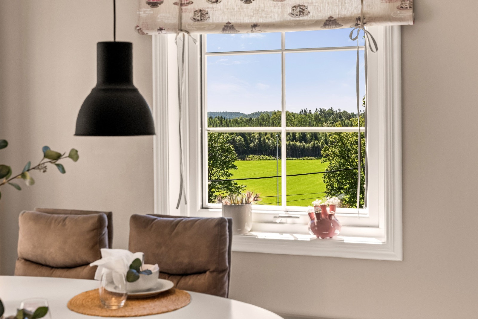 Her kan du nyte morgenkaffen med idyllisk utsikt Galleribilde