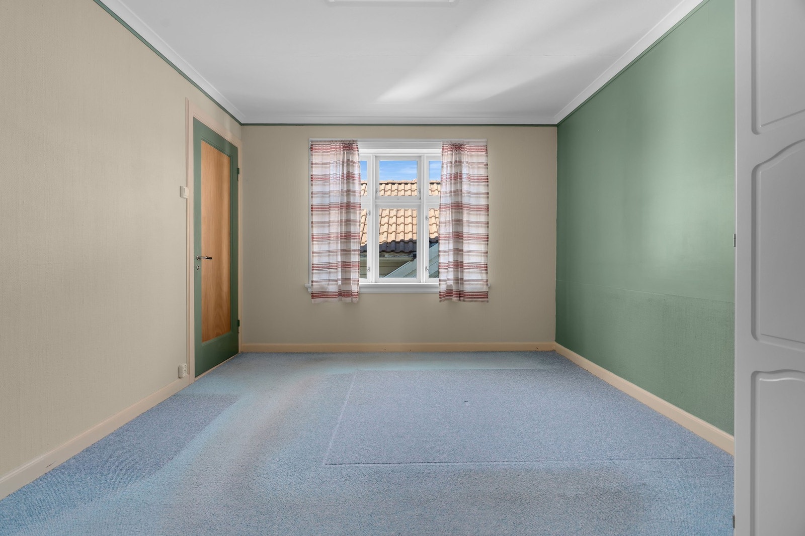 Soverom III med god størrelse og fleksible møbleringsmuligheter Galleribilde