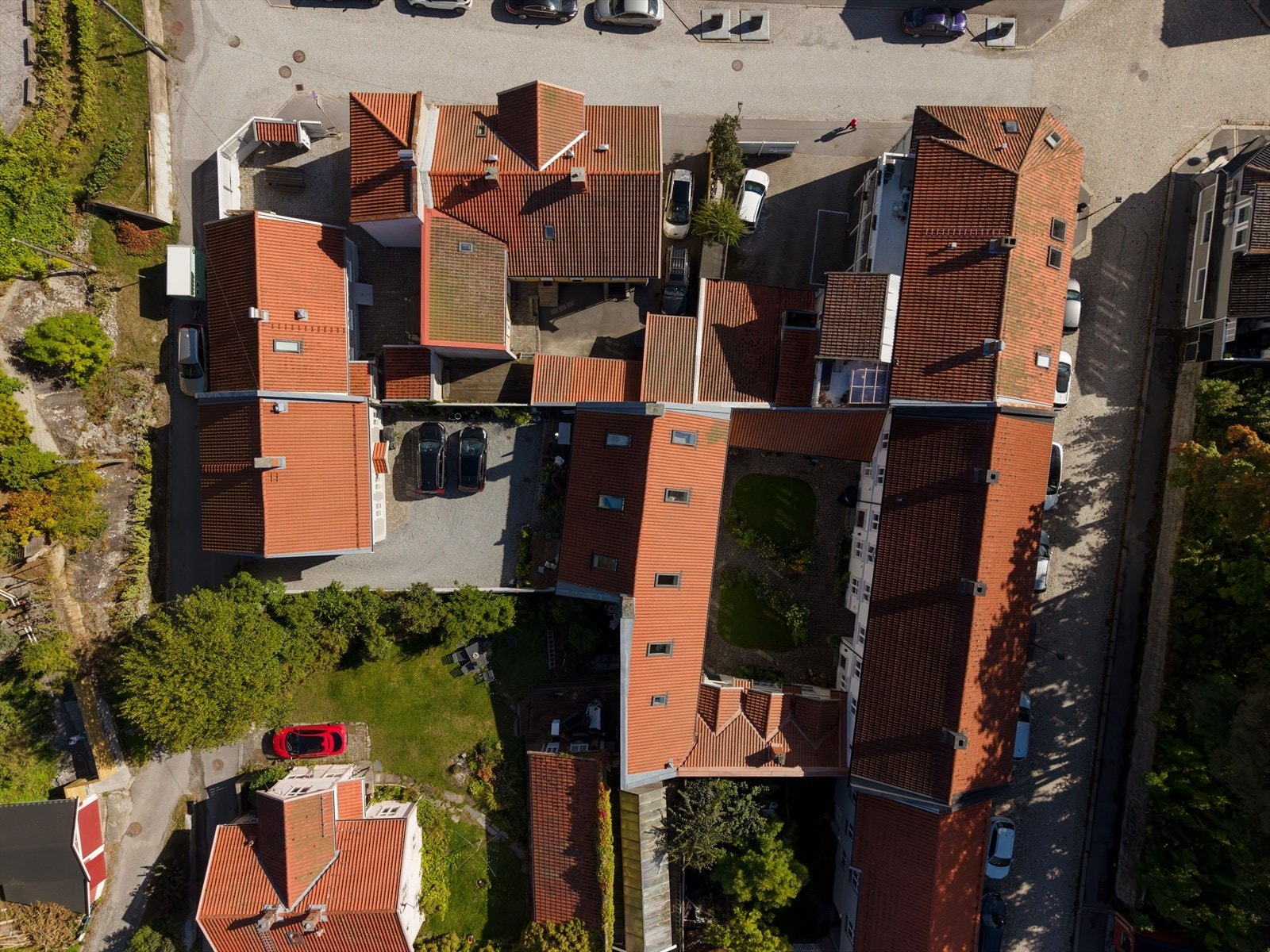 Sameiets bygninger og felles gårdstun på Damhaugen. Galleribilde