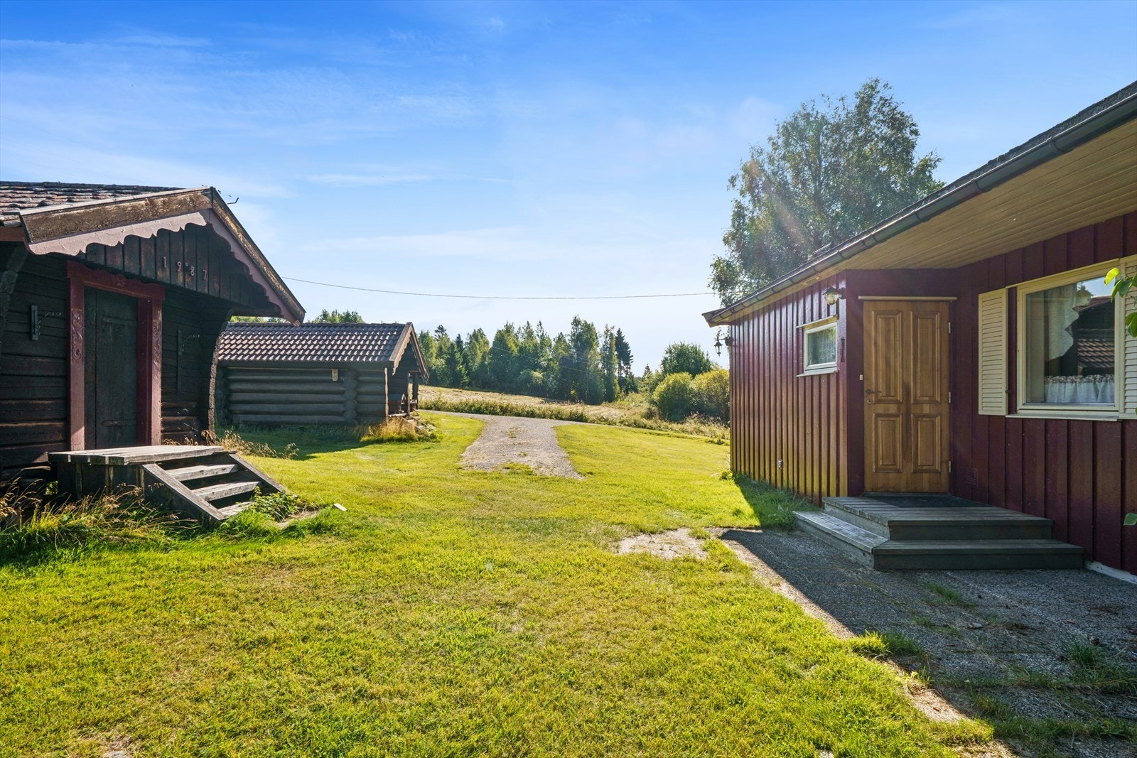 Huset har enkel adkomst og alle boligrom påen flate. Galleribilde