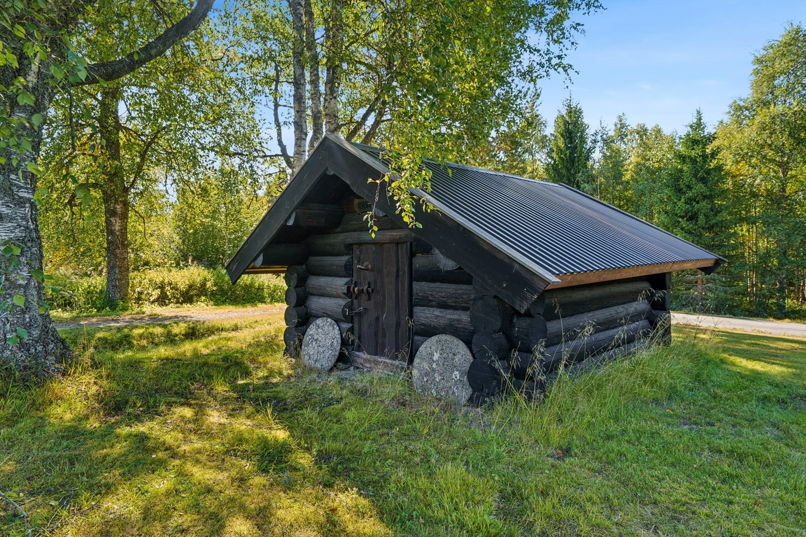 En egen grillhytte på eiendommen medfølger også. Galleribilde