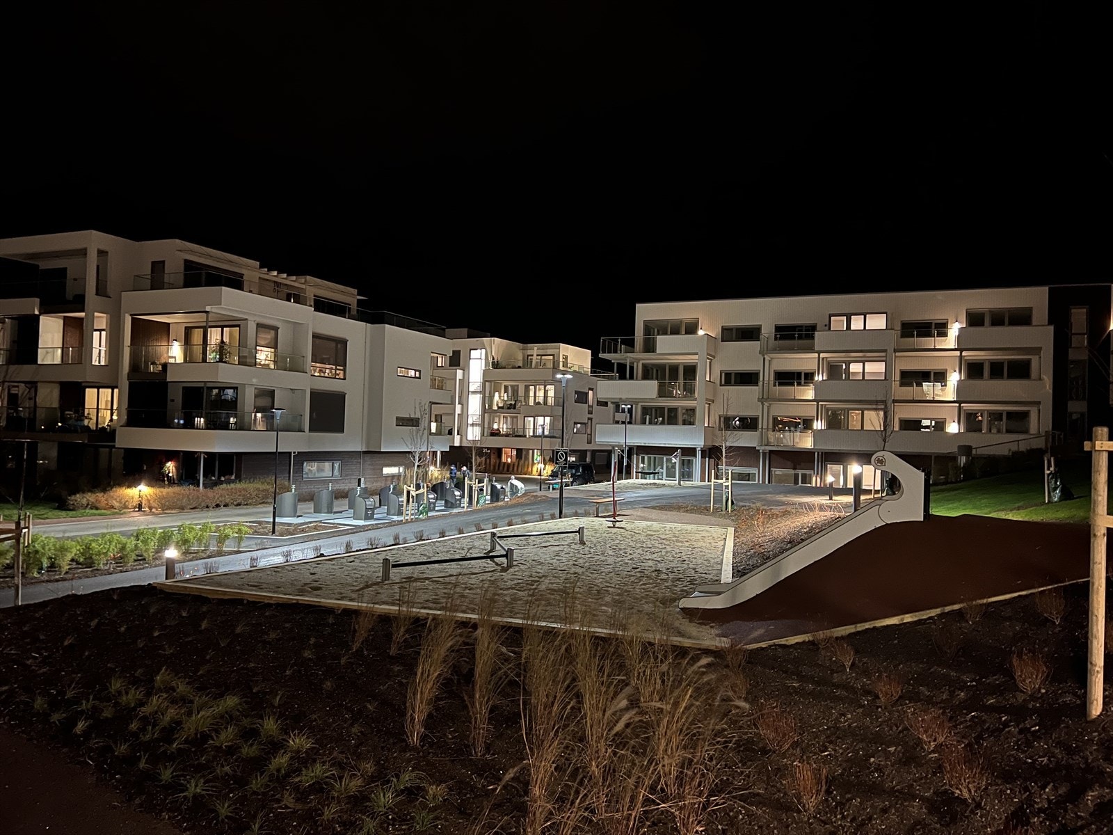 Fasade kveld Galleribilde