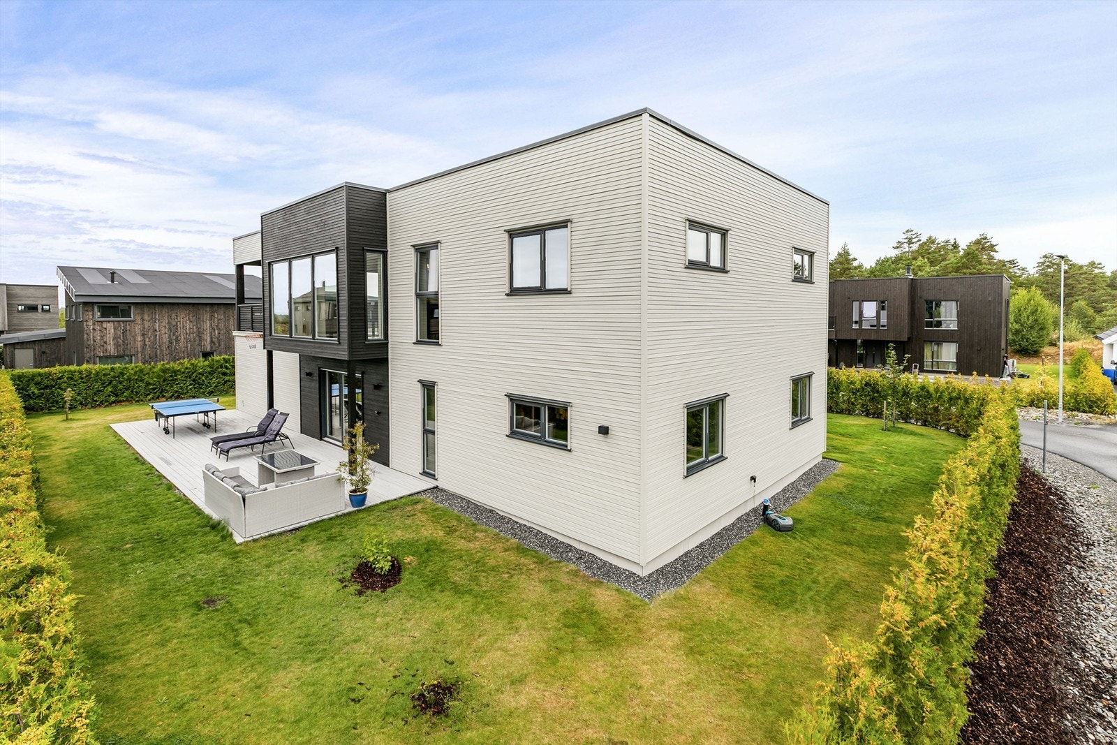 Knuts vei 10 presenteres av Krogsveen.
Fotograf; Børge Oppegård. Galleribilde