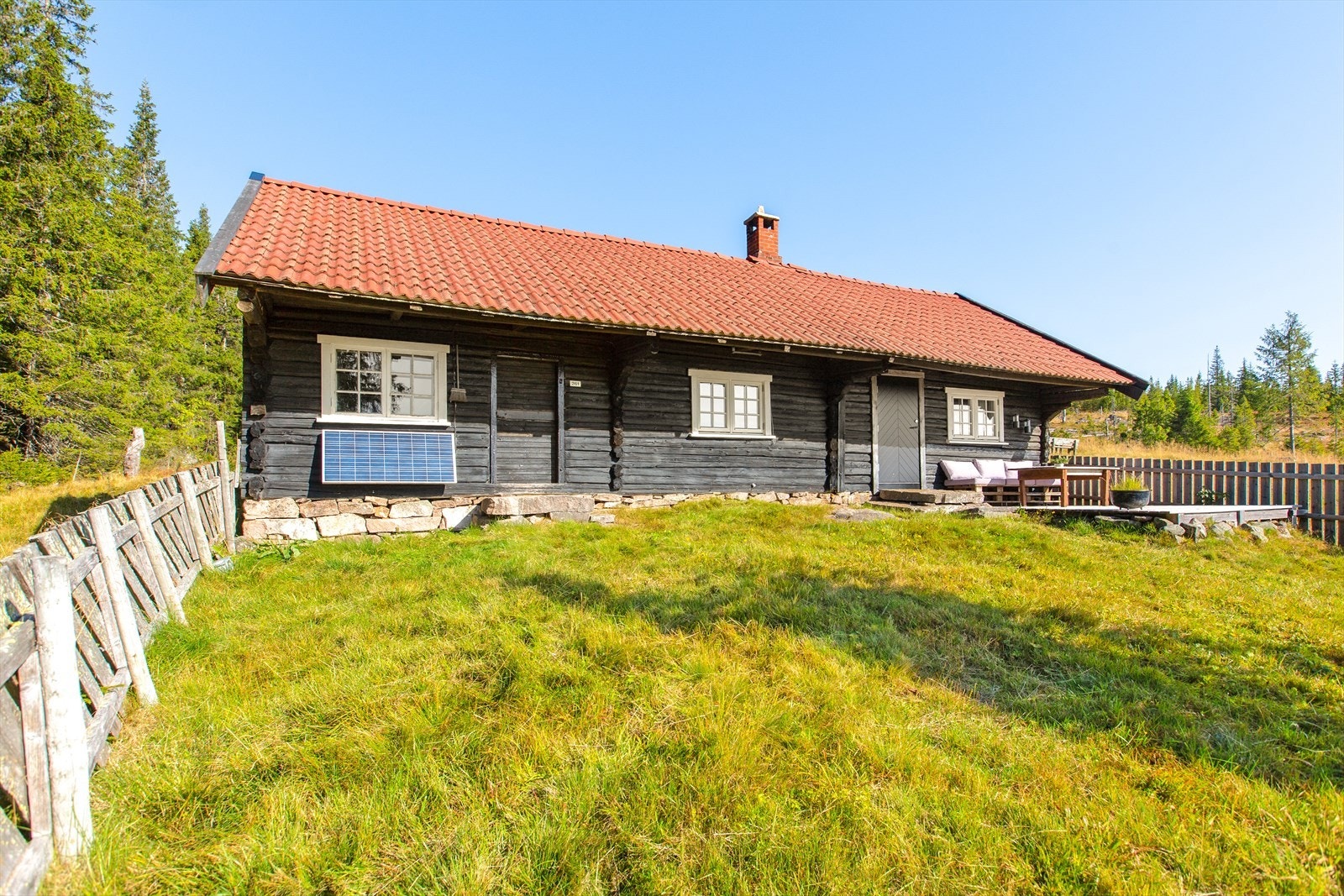 Inngjerdet utenfor inngangen Galleribilde