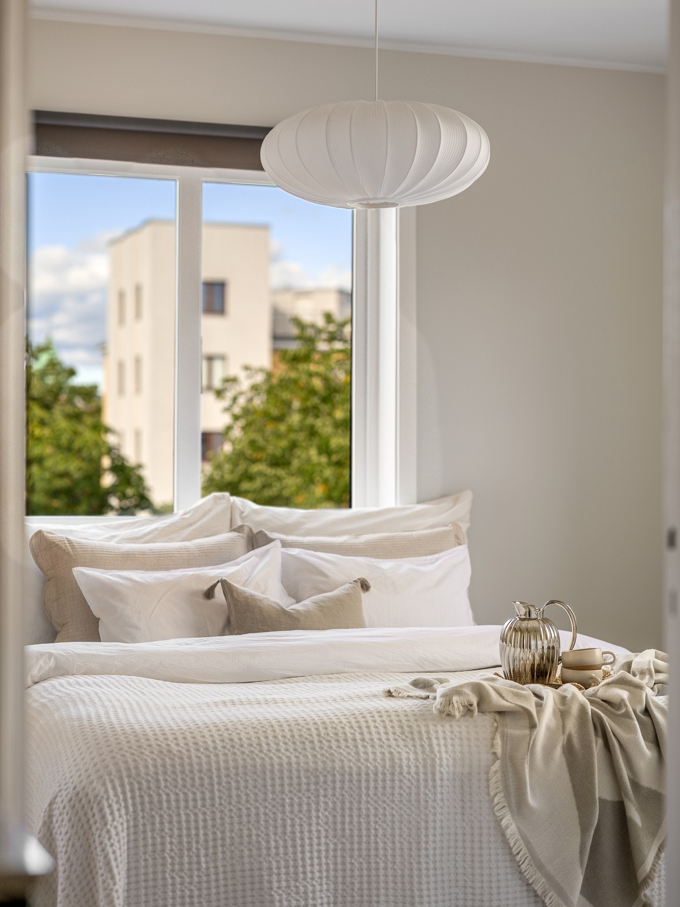 Vannbåren varme via radiatorer sørger for lun og stabil temperatur i de kaldere månedene. Galleribilde