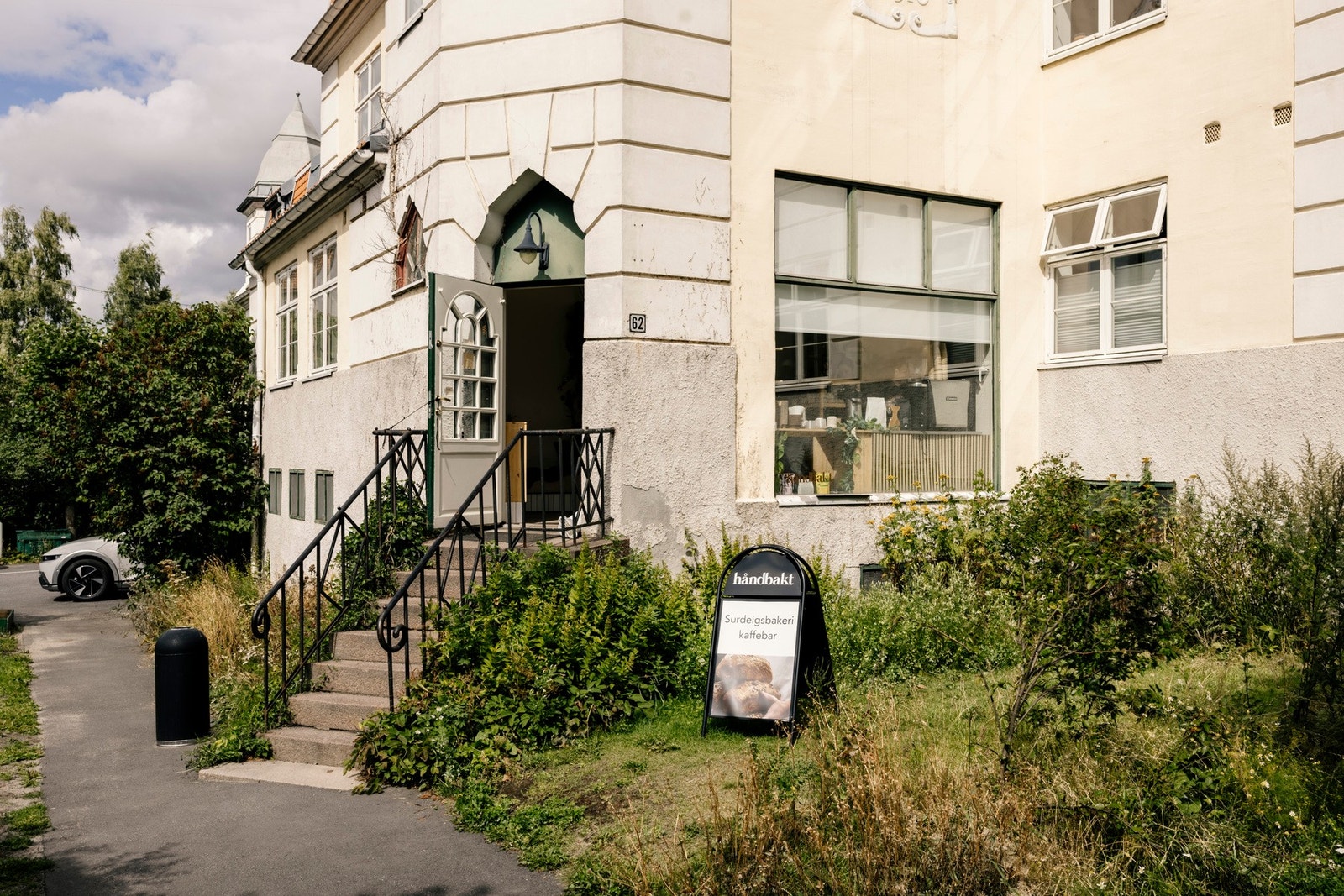 Nabolagskaféen Håndbakt, som er i samme kvartal som leiligheten. Galleribilde