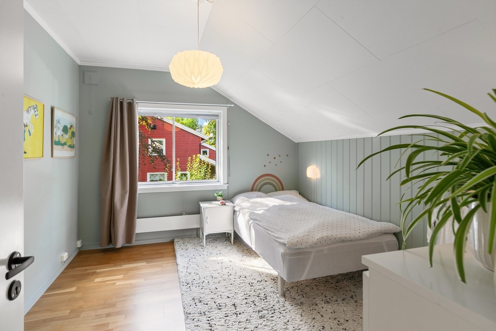 Soverom 2 er også romslig. Galleribilde