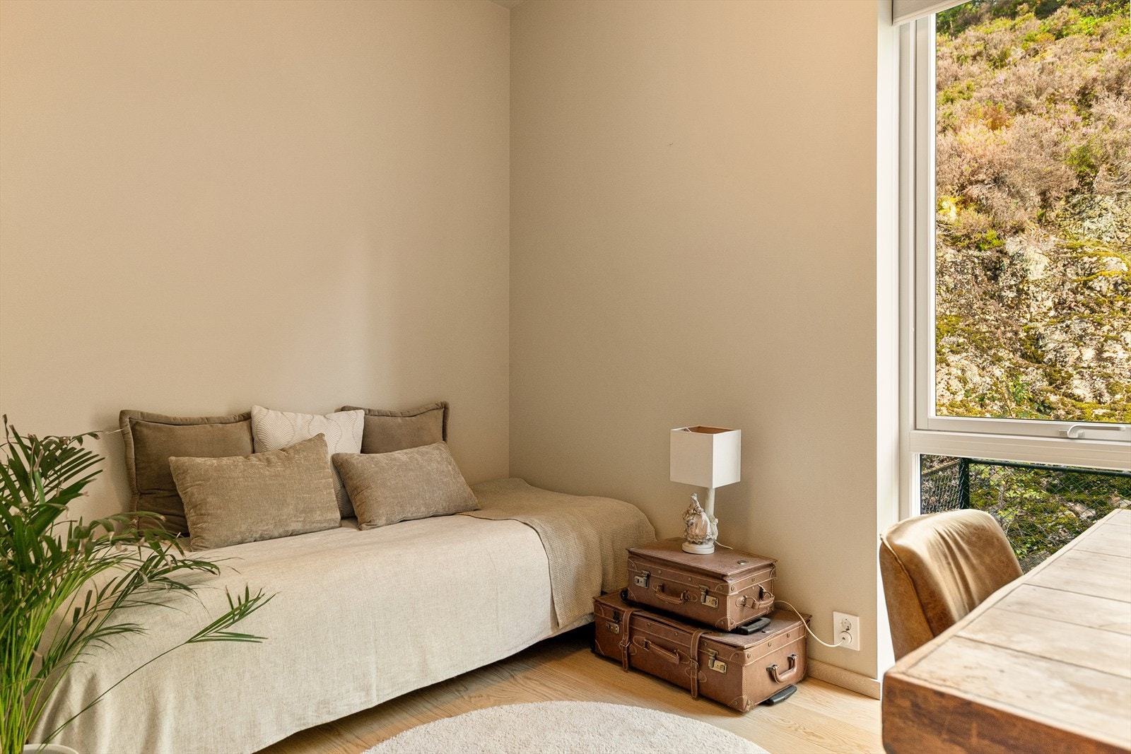 Rommet måler ca. 7,9 m² og har fungerer fint som barnerom, gjesterom eller kontor. Galleribilde