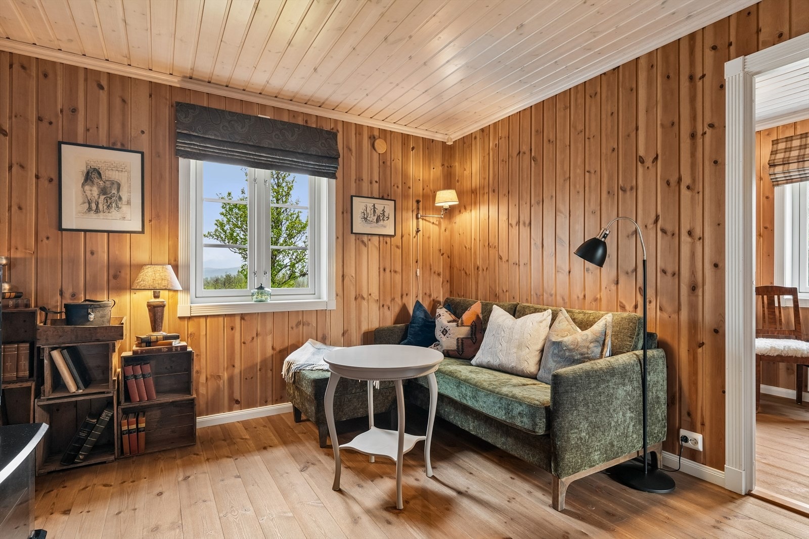 Dette er et perfekt sted for barna eller ungdommen når de ønsker sitt eget fristed etter dagens aktiviteter, enten det er for å se på TV, spille spill eller bare slappe av. Galleribilde