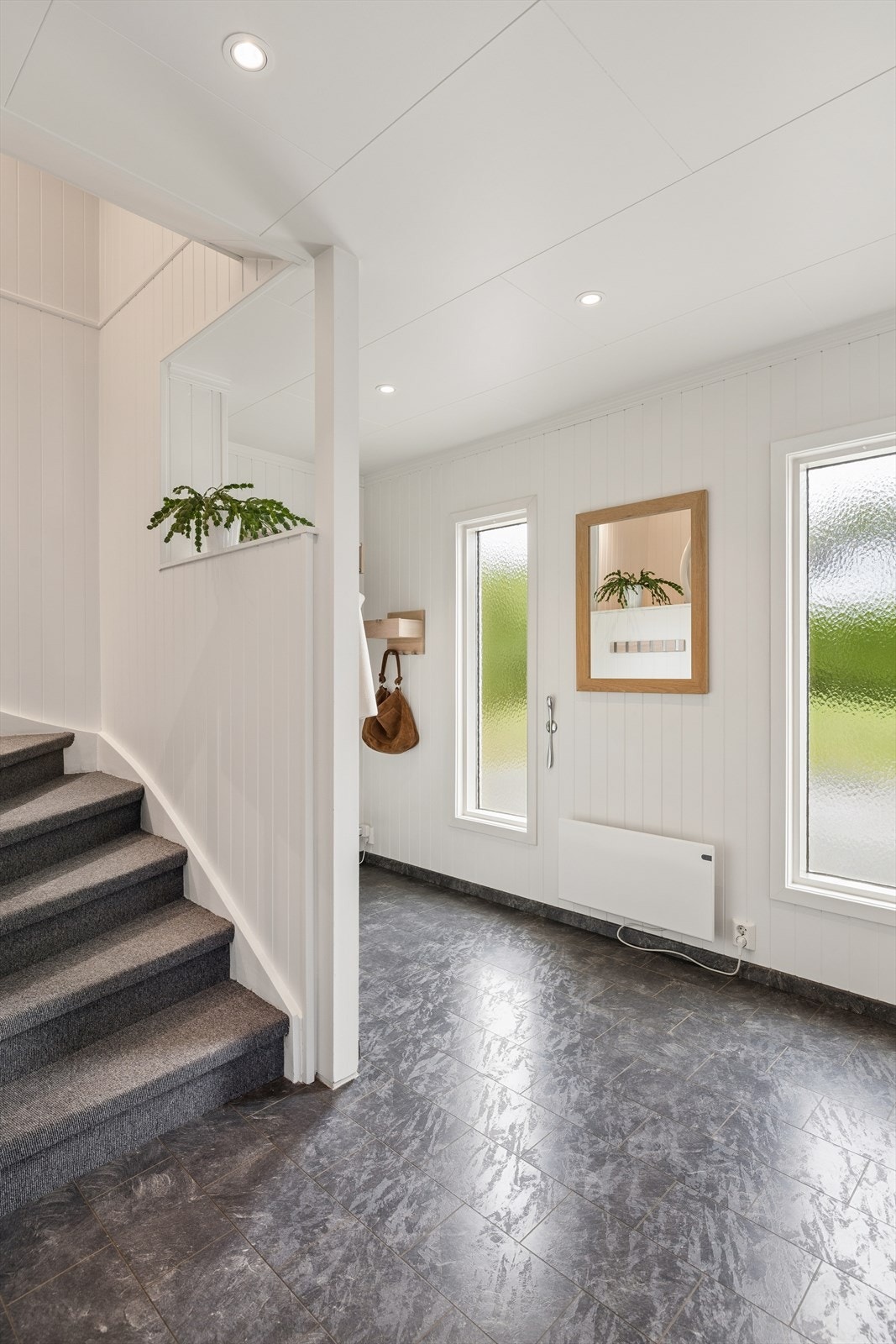 Trappeadkomst opp til loftsetasjen. Galleribilde