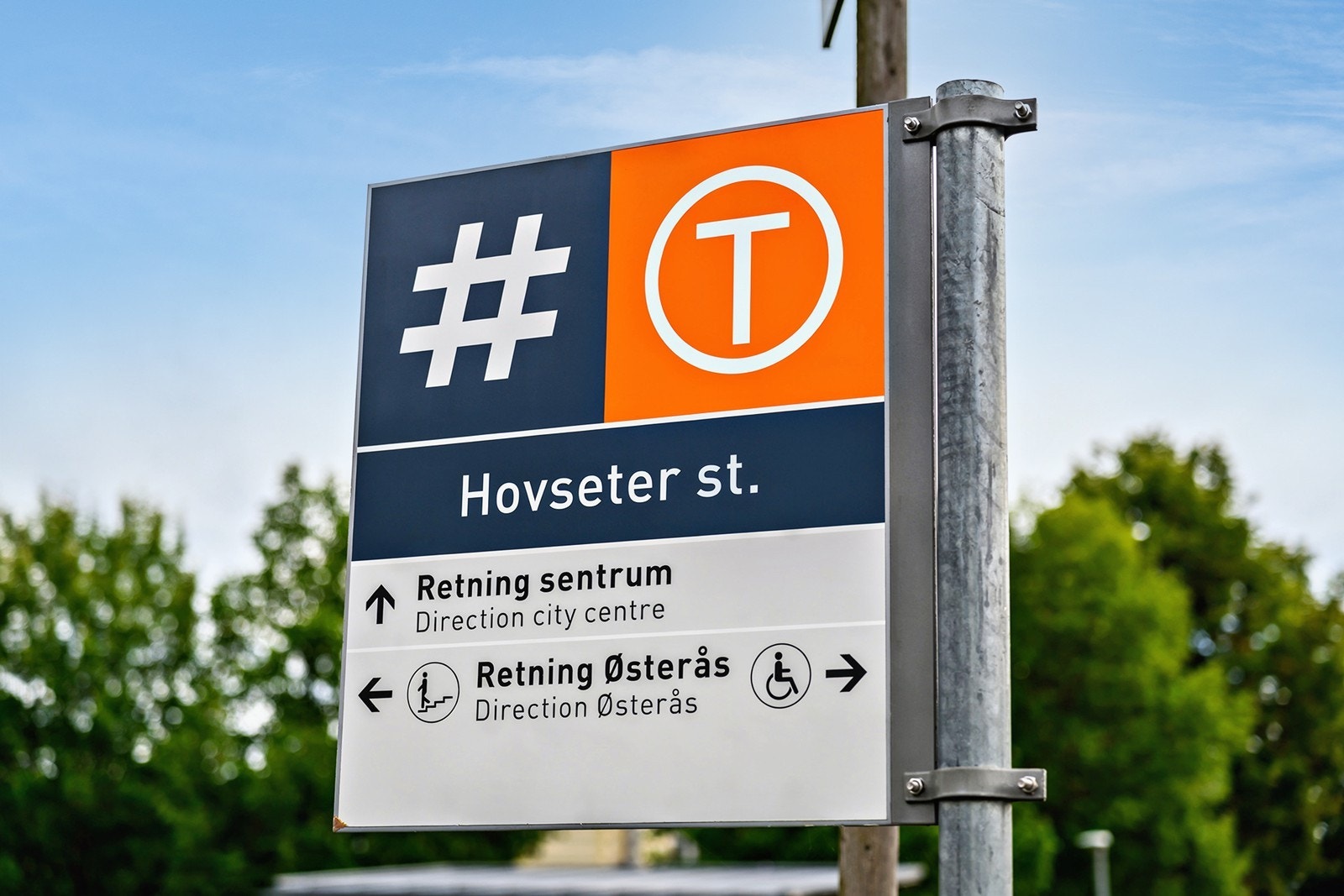 Hovseter T-banestasjon ligger ca. 100 meter unna, og herfra tar det kun ni minutter til Majorstuen Galleribilde