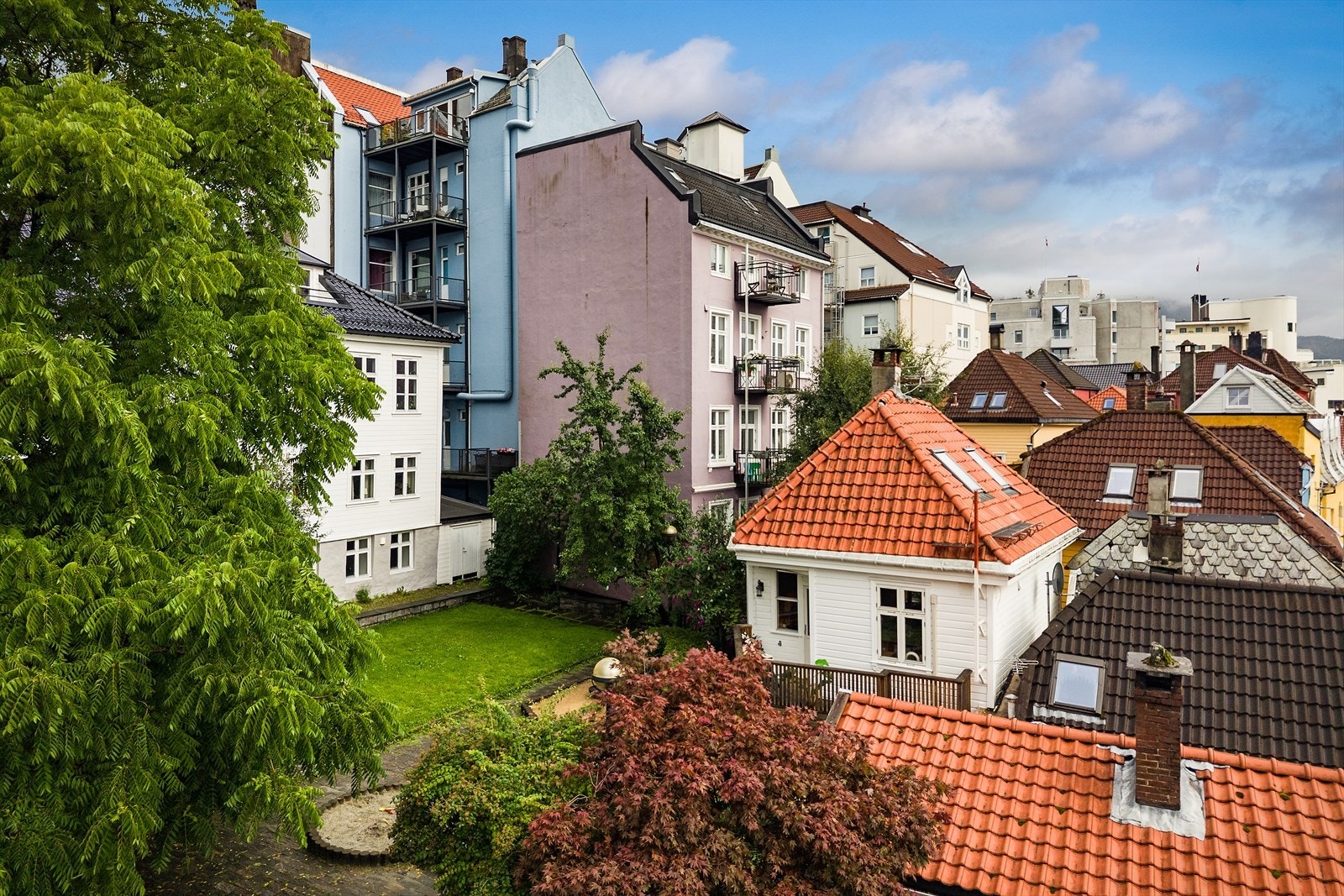 Utsikt over den karakteristiske bebyggelsen i området. Galleribilde