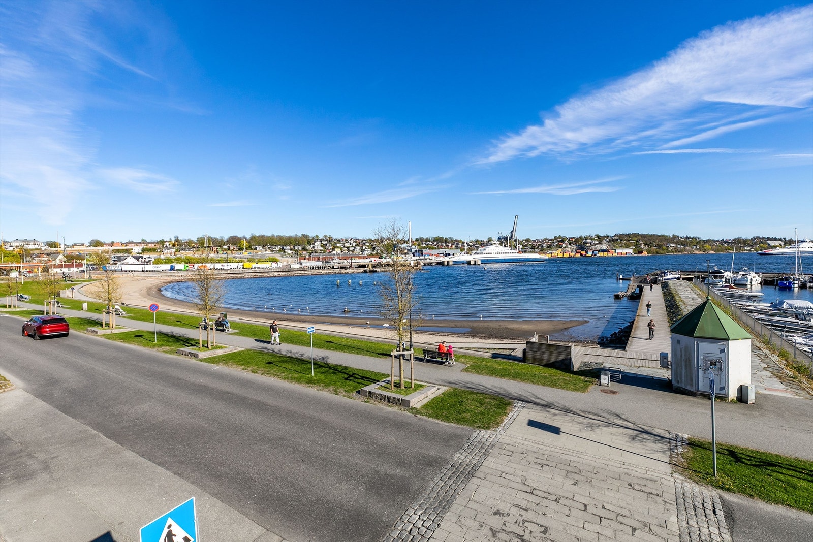 Gangavstand fra leiligheten til populære Sjøbadet! Galleribilde