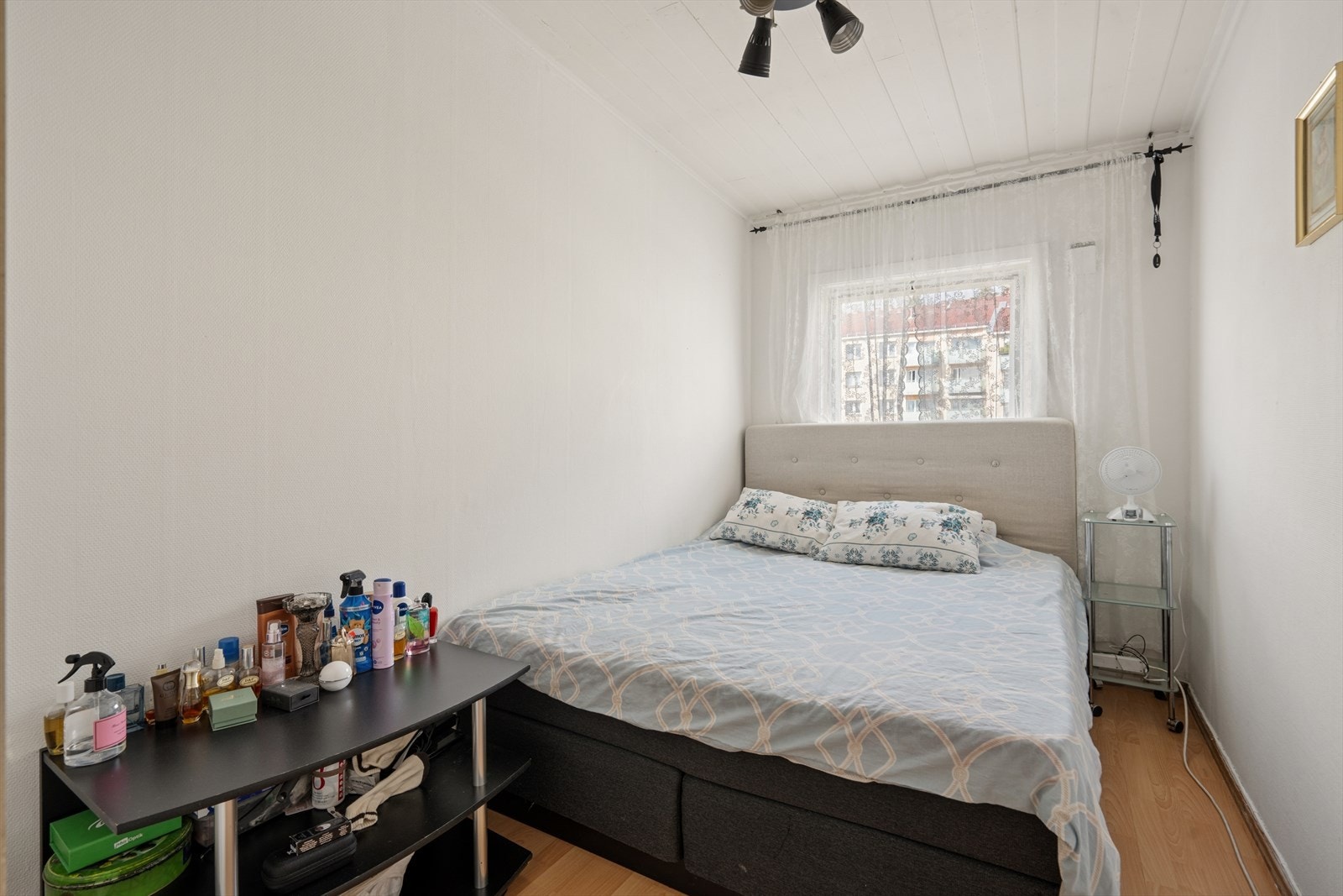 Det andre soverommet egner seg godt som barnerom, gjesterom eller kontor. Galleribilde