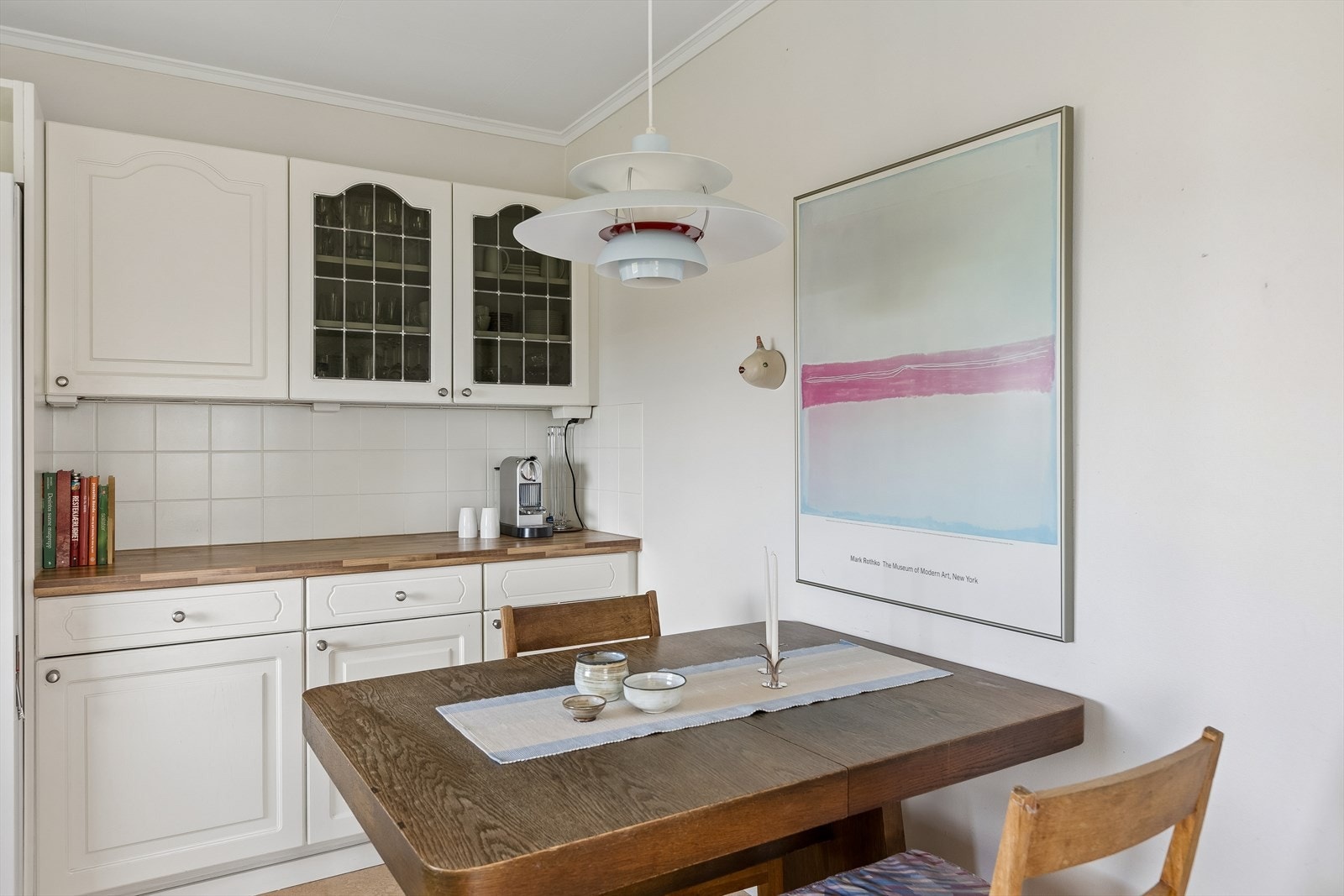 Her er det god plass til et koselig frokostbord, perfekt for rolige morgenstunder og enkle hverdagsmåltider. Galleribilde
