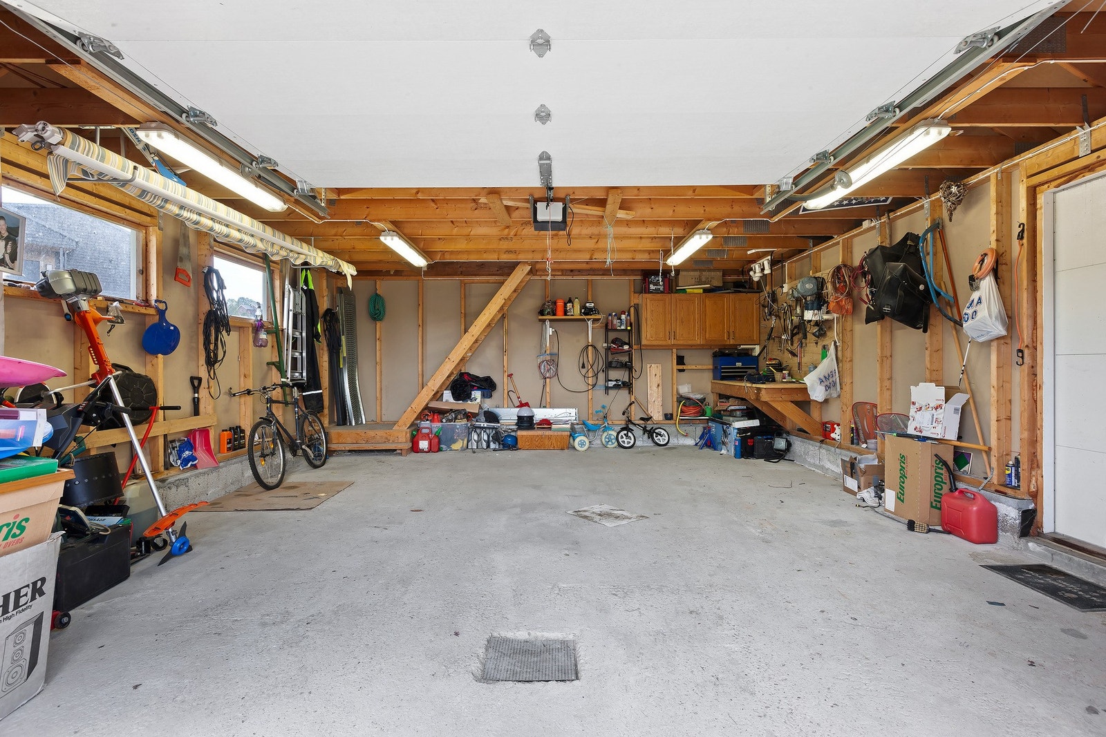 God plass til både bil og lagring. Galleribilde