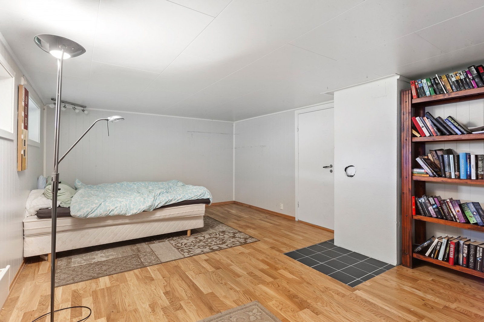 Kjellerstue er praktisk både til barna i huset eller gjester som kommer på besøk. Galleribilde