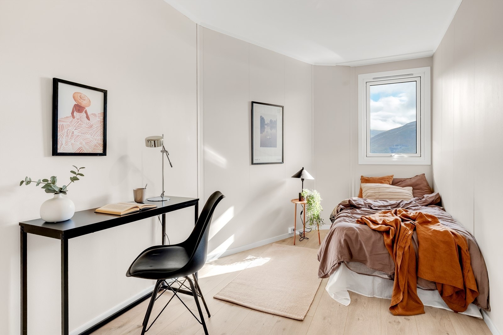 Soverom 2- også av god størrelse. Galleribilde