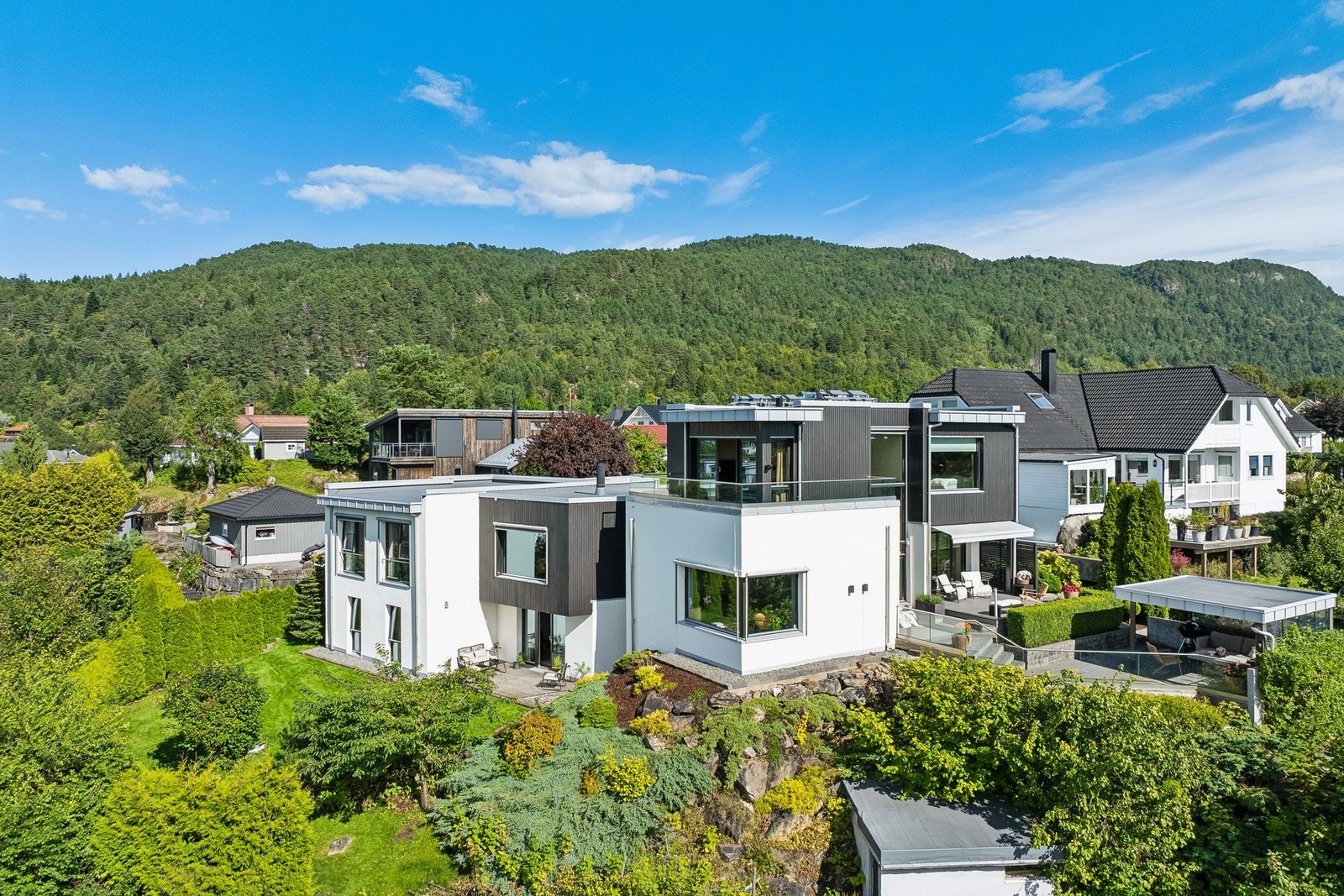 Velkommen til Blindheimshaugen 31 - en lekker, innholdsrik og moderne funkisbolig.