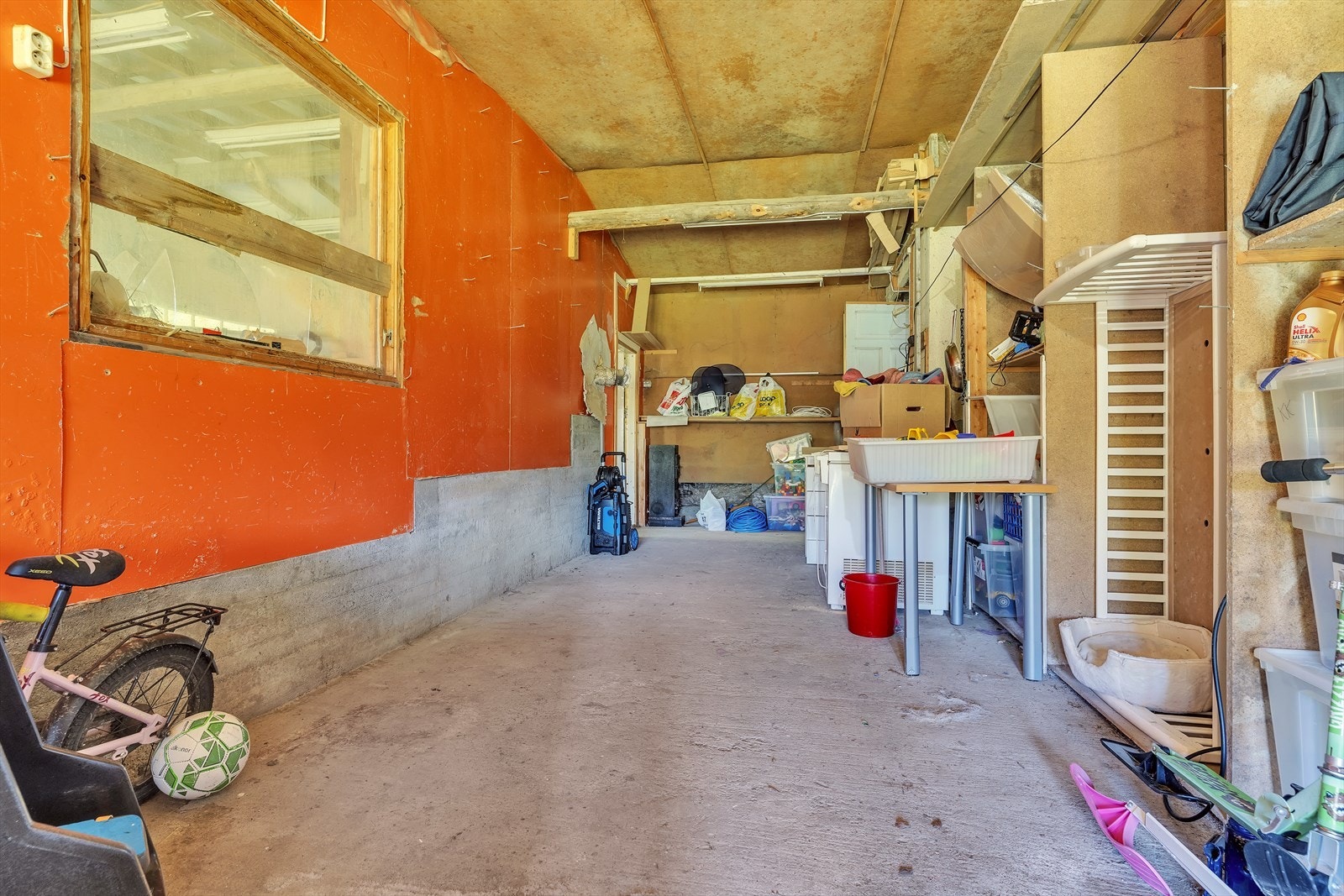 Tilbygd skur Galleribilde