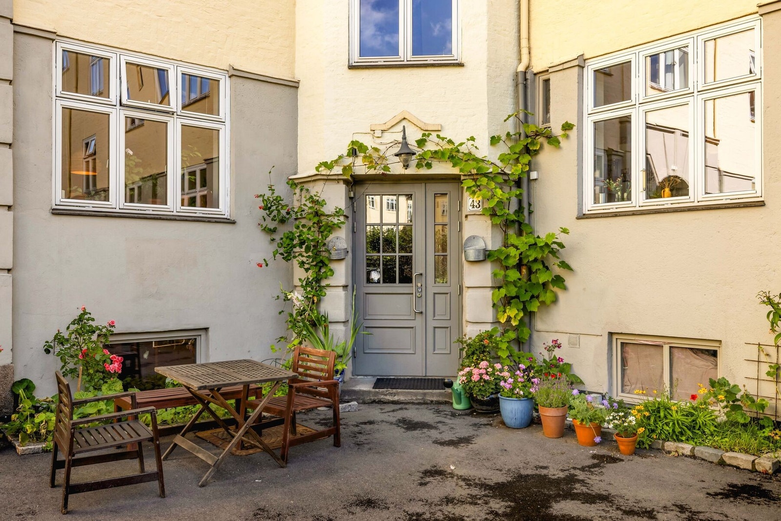 Gårdsrommet til "Lirekassa" er nydelig opparbeidet. Galleribilde