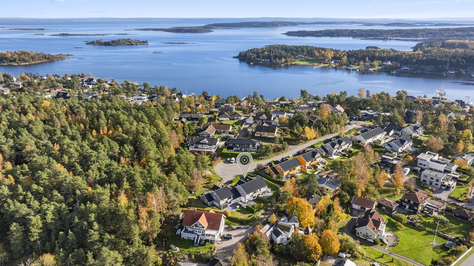 For den aktive familien ligger Nesskogen idrettspark i nærområdet. Anlegget består av flere fotballbaner, treningsområder og fasiliteter for organisert idrett. Galleribilde